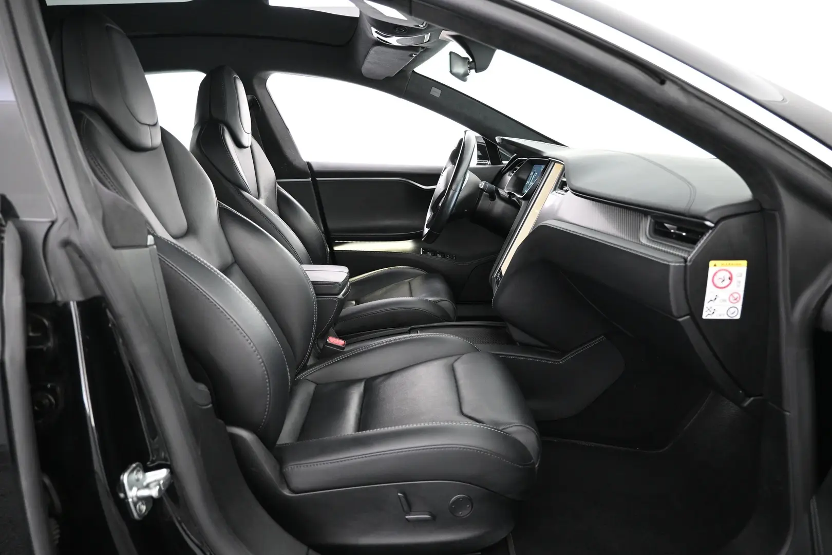 Car Image - 5pkijbN3u692SmJrPrC8sO