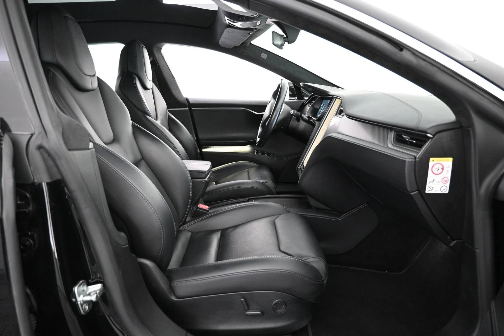 Car Image - 5pkijbN3u692SmJrPrC8sO