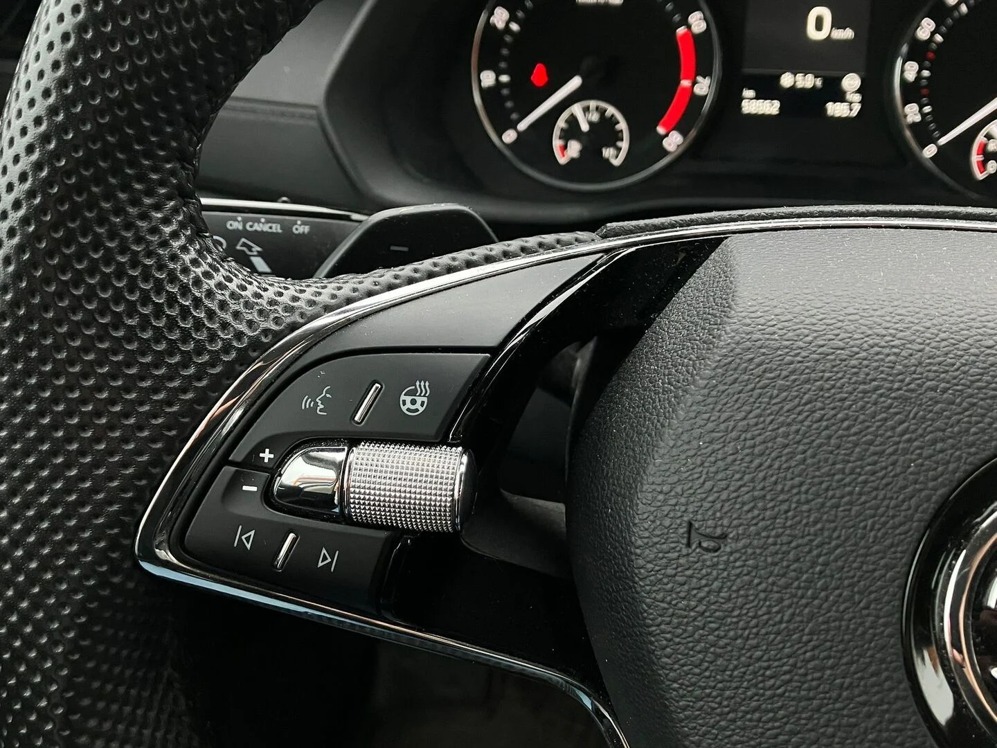 Car Image - 1xZAgT6Klv21QJ128Uubea