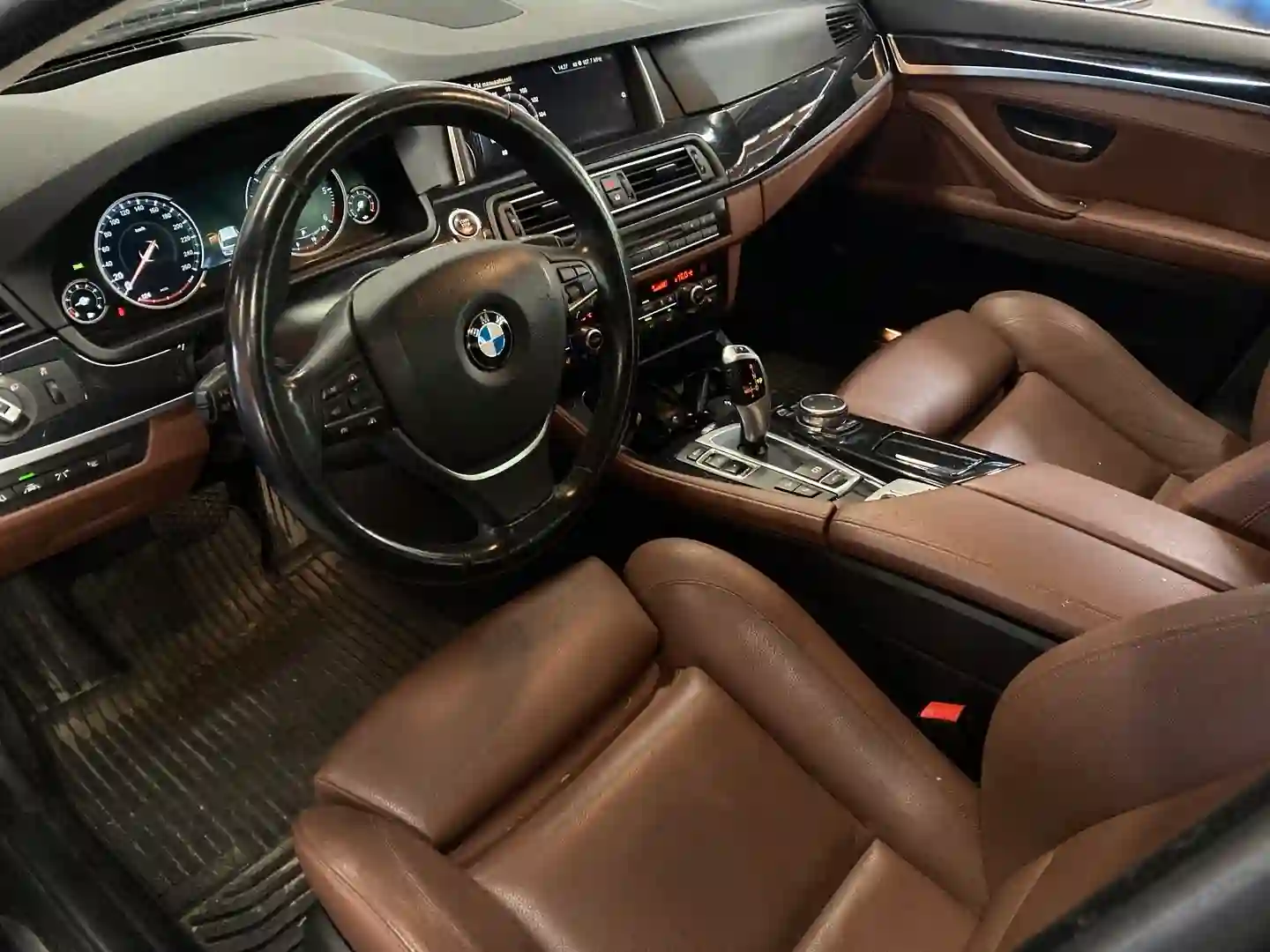 Car Image - 01cF4WMX3ncCrg9cgJUMPd