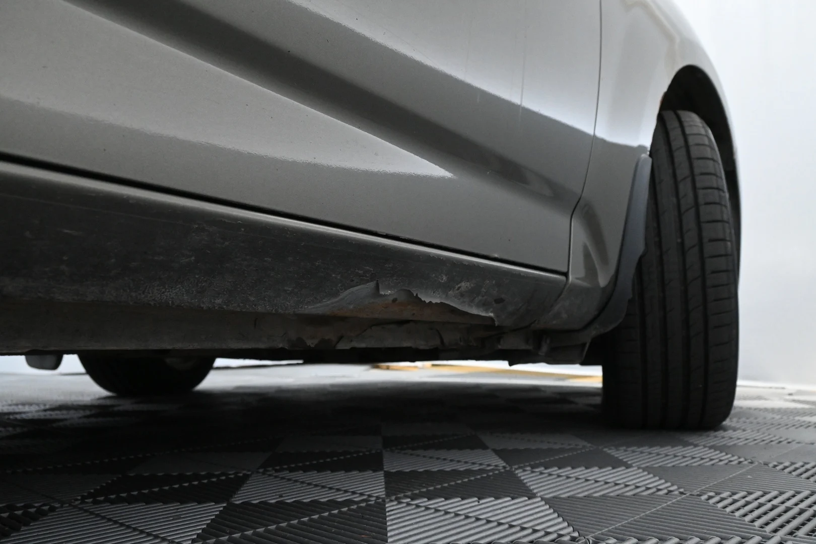 Car Image - 6PMAN7QL9bE4DOuUdZSn4F