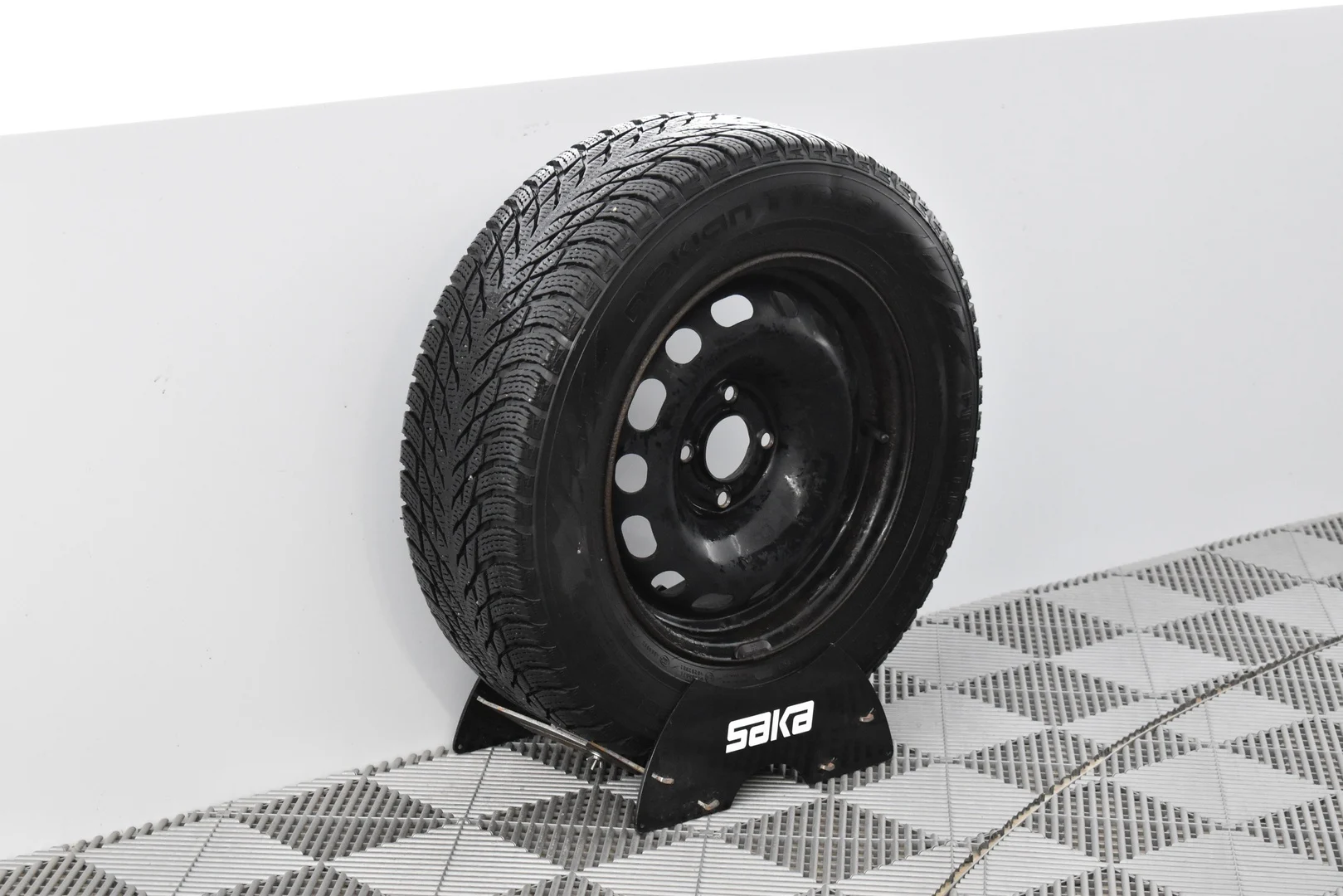 Car Image - 5YYv9ix5ENtkdeYH74uKOK