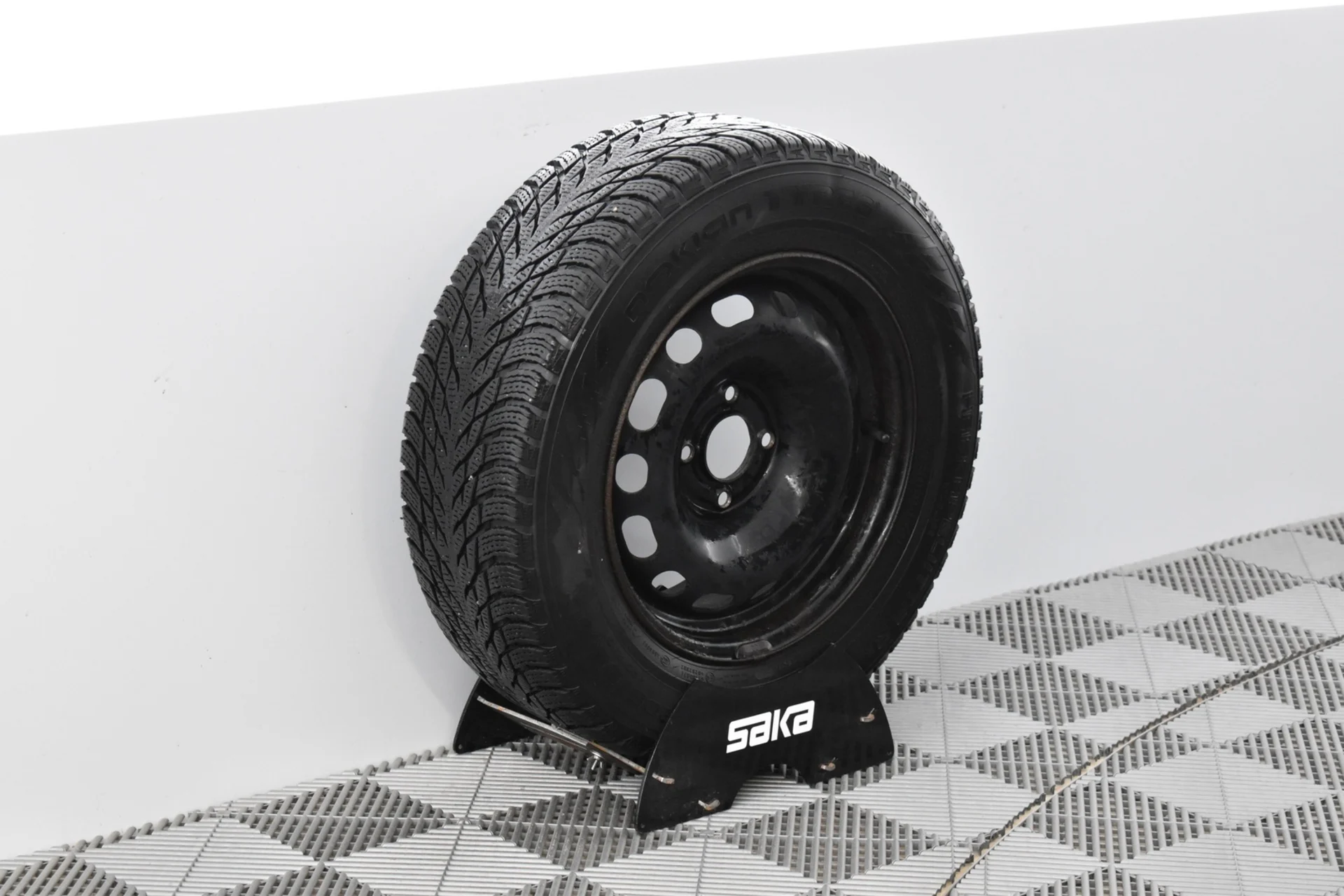 Car Image - 5YYv9ix5ENtkdeYH74uKOK