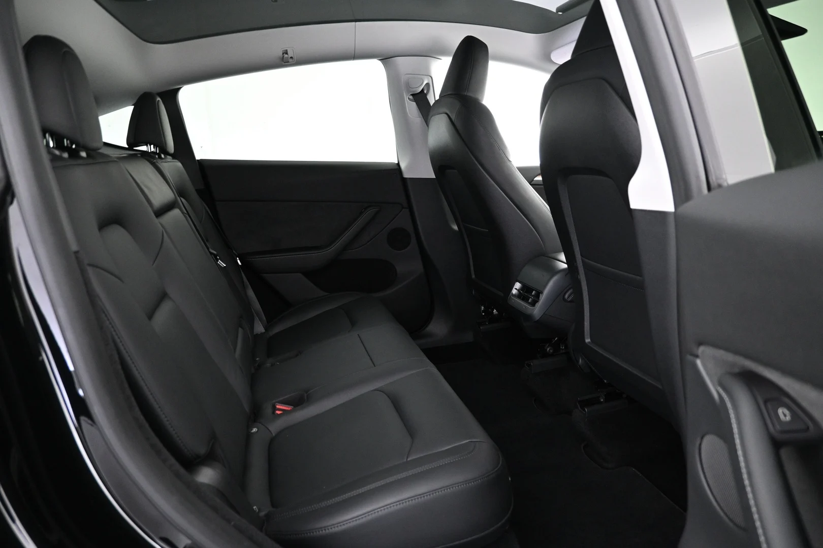 Car Image - 50XZR9ZoYvZy9Ej5fMKlkJ