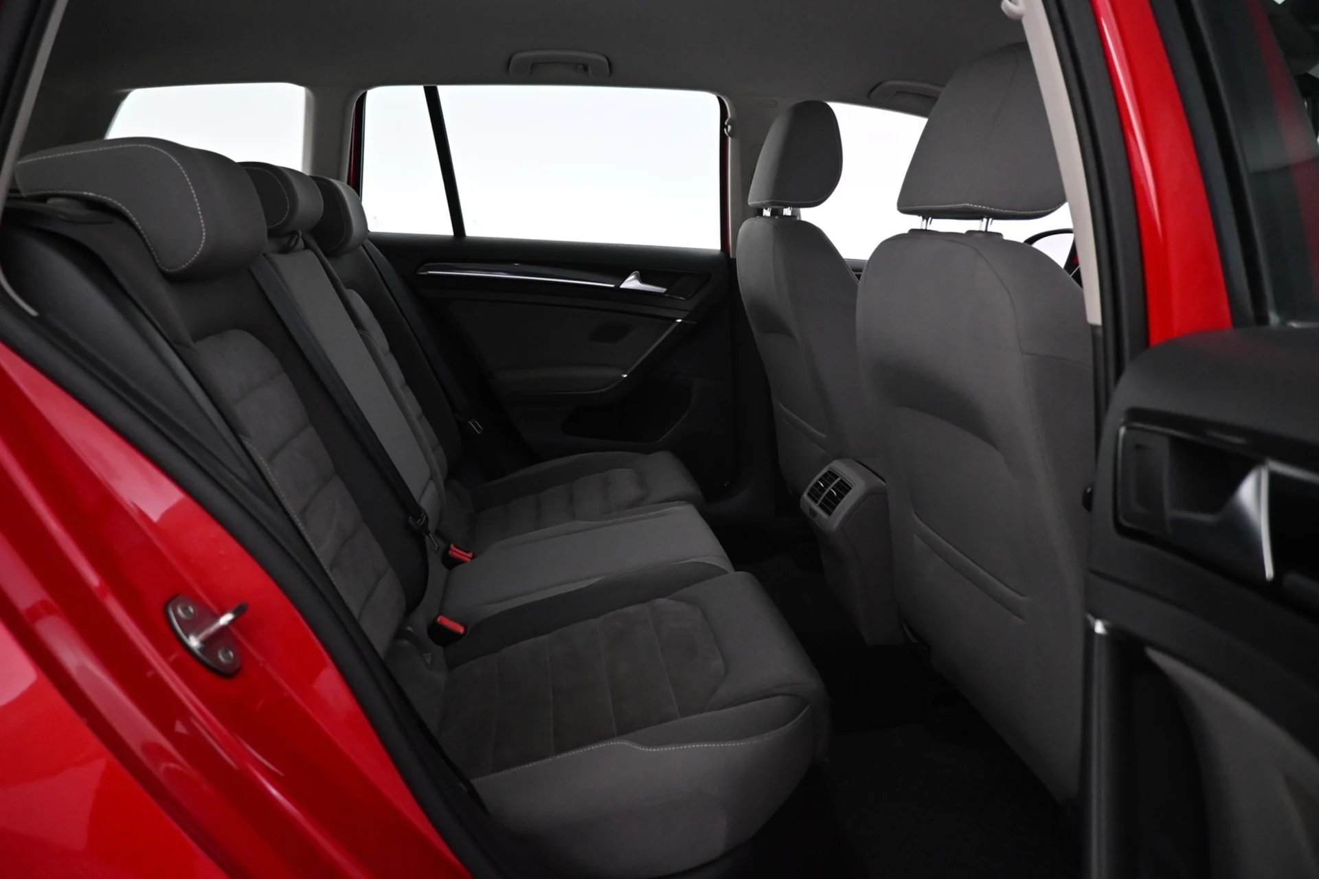 Car Image - 2Zxz7j1ddcHG8kEoZDGRNn