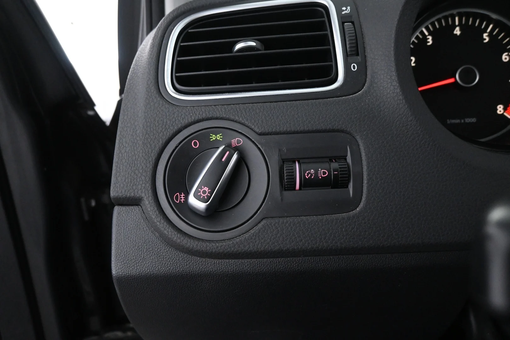 Car Image - 1D481kFivQr593LsVUV30i