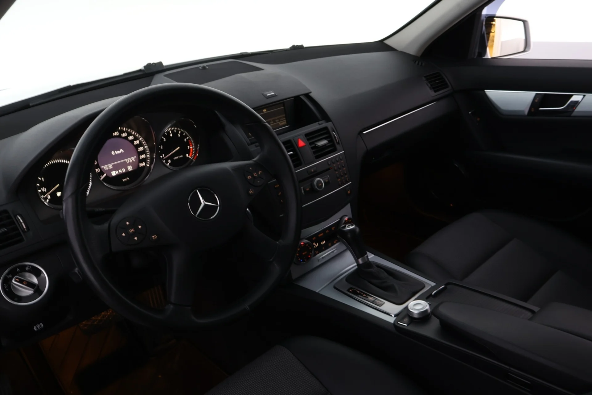 Car Image - SMsHdqU7bju599gQTtjmp