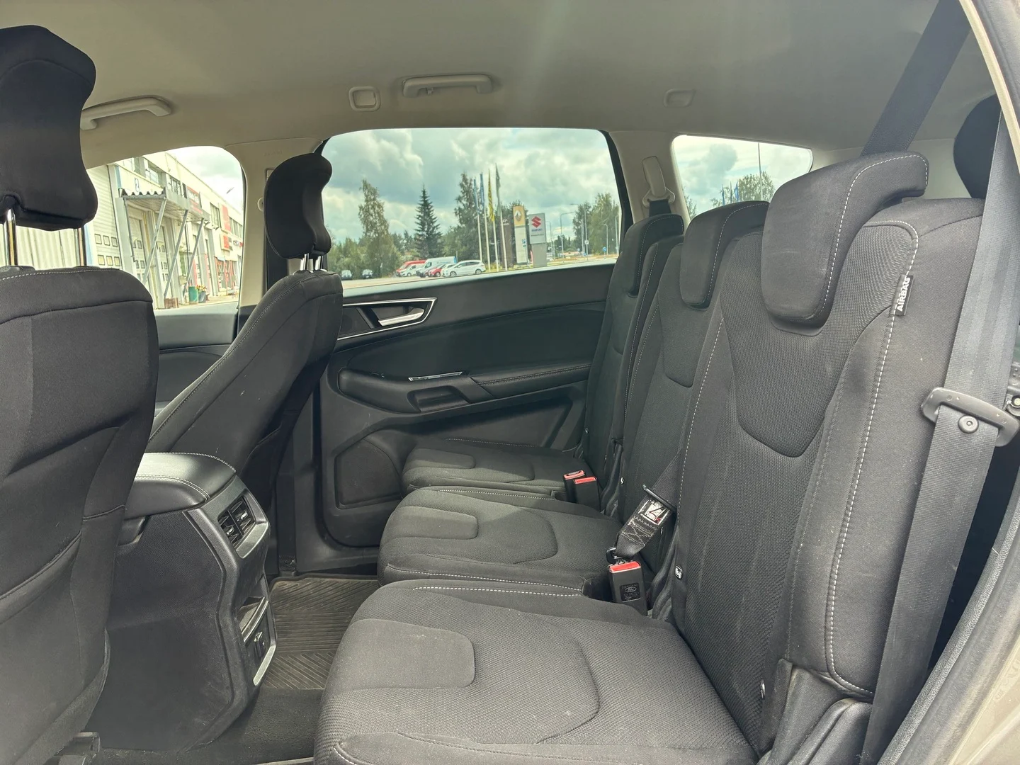 Car Image - 1IKjNVfw0PP9XxlbvpgKIF