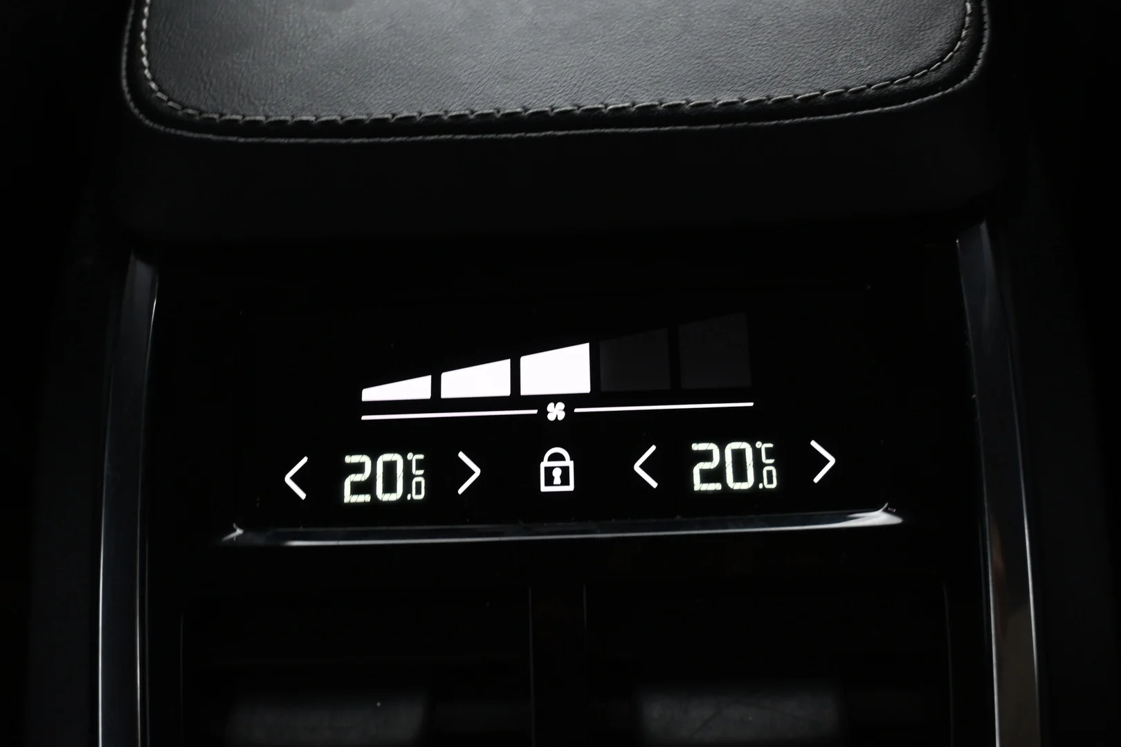 Car Image - 4MB6D1kKajtsFz38G81ih3