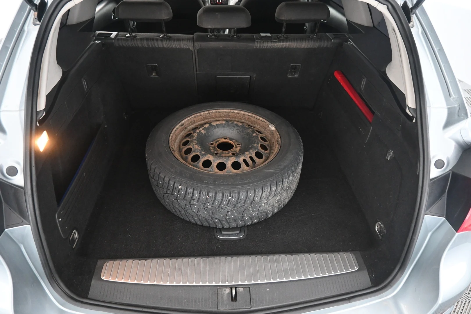 Car Image - 5kIZbr6xlzjHoZORfNDLzn