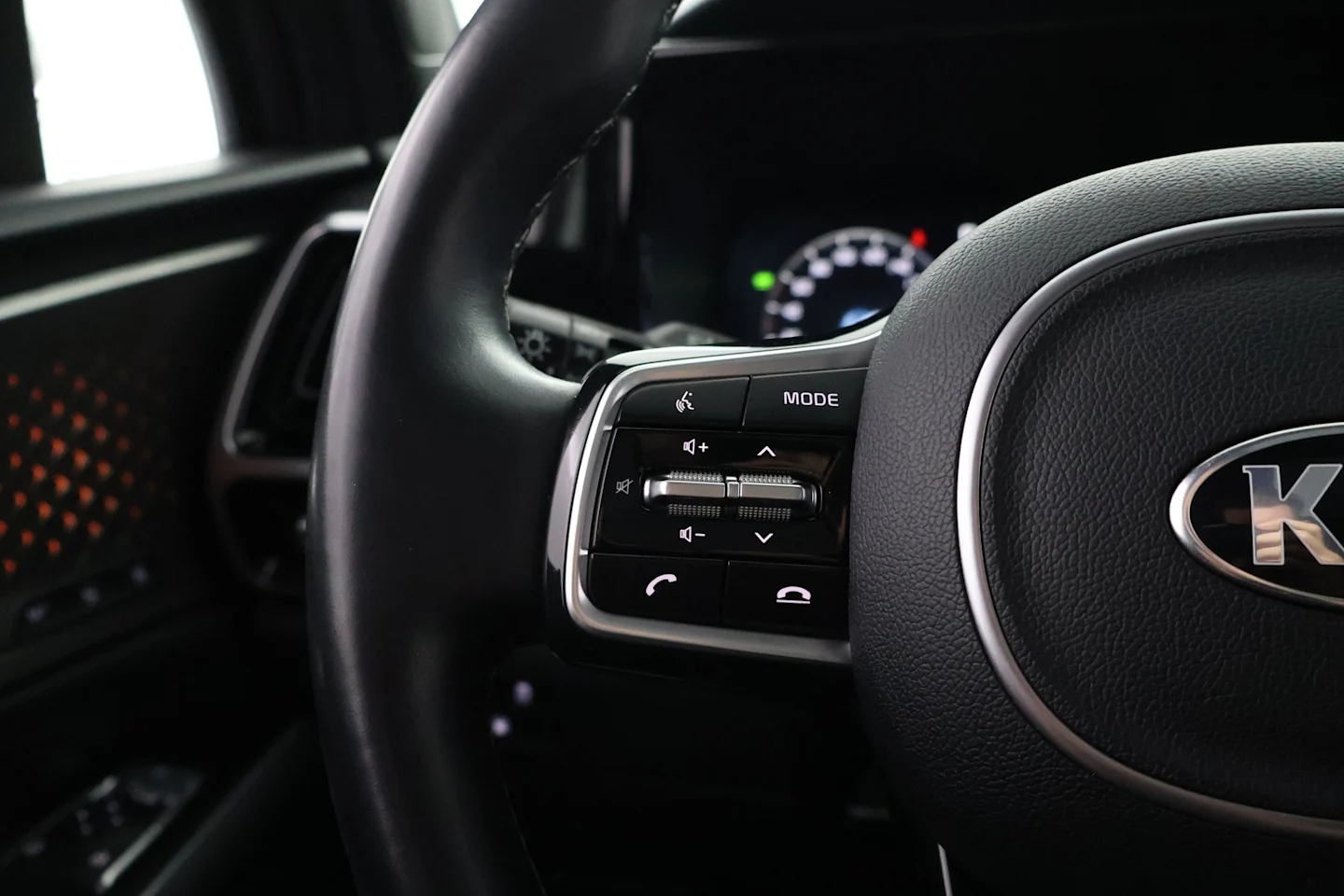 Car Image - 7Dze9KRILIiw5D6KtcMemQ