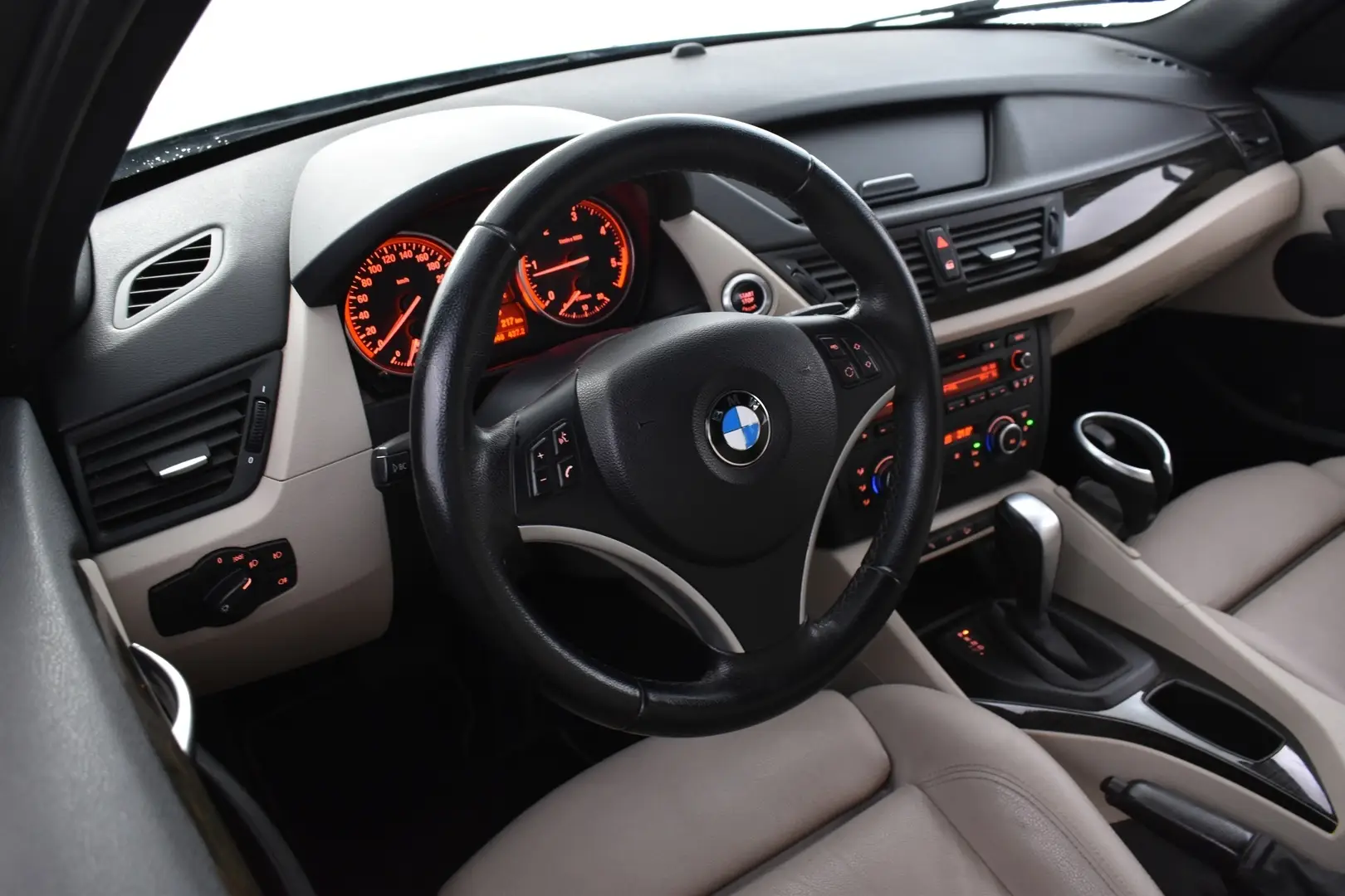 Car Image - 6J7xgldkjhVKfdQTI8ELRd