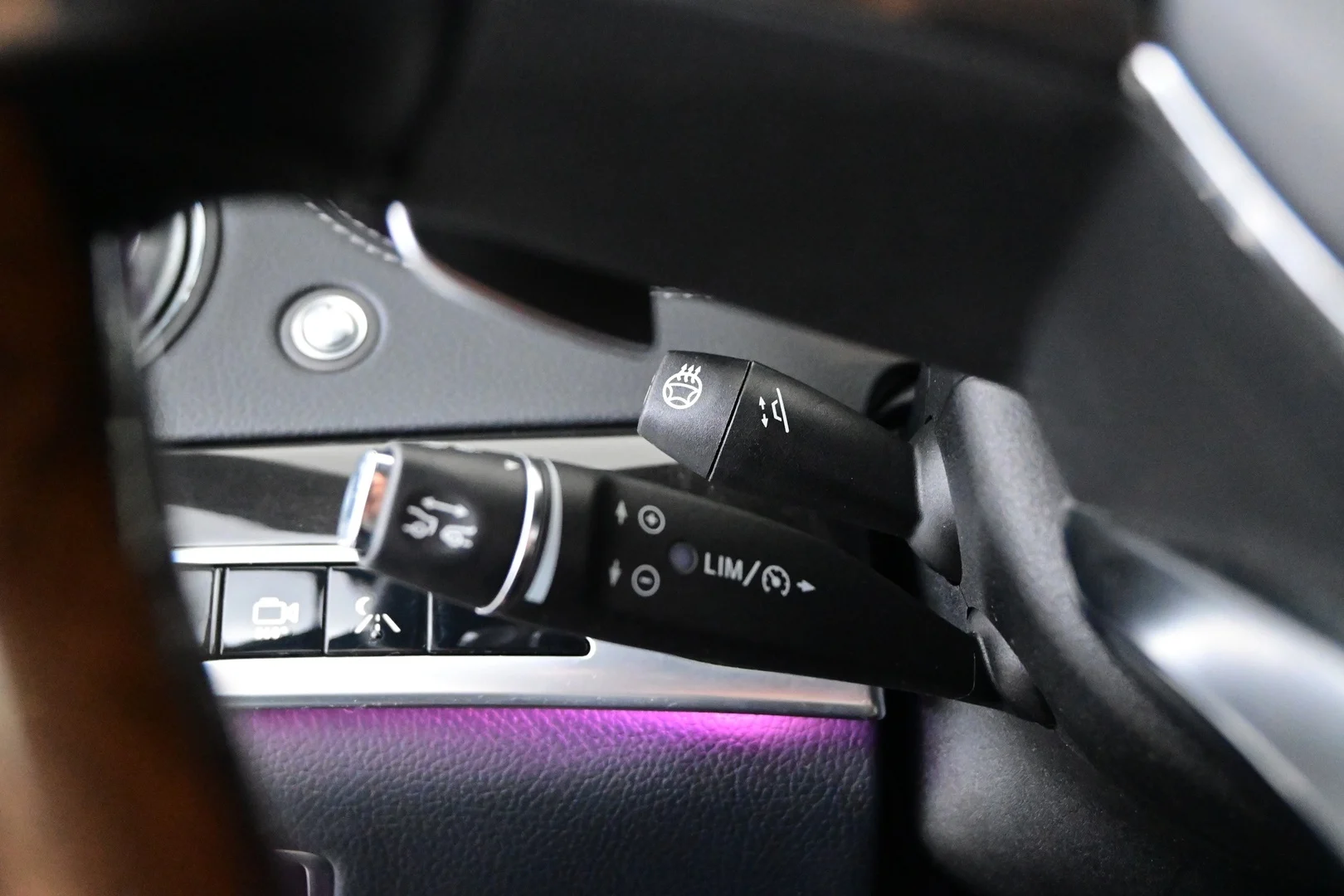 Car Image - 4c4jE64fY05p7G6Xi4DfGB