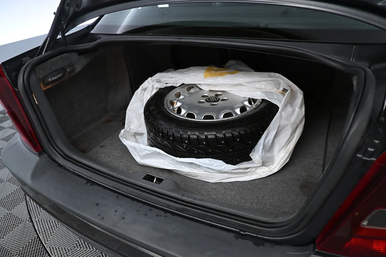 Car Image - 3If7aLyuEh30pLqO8QXHuc