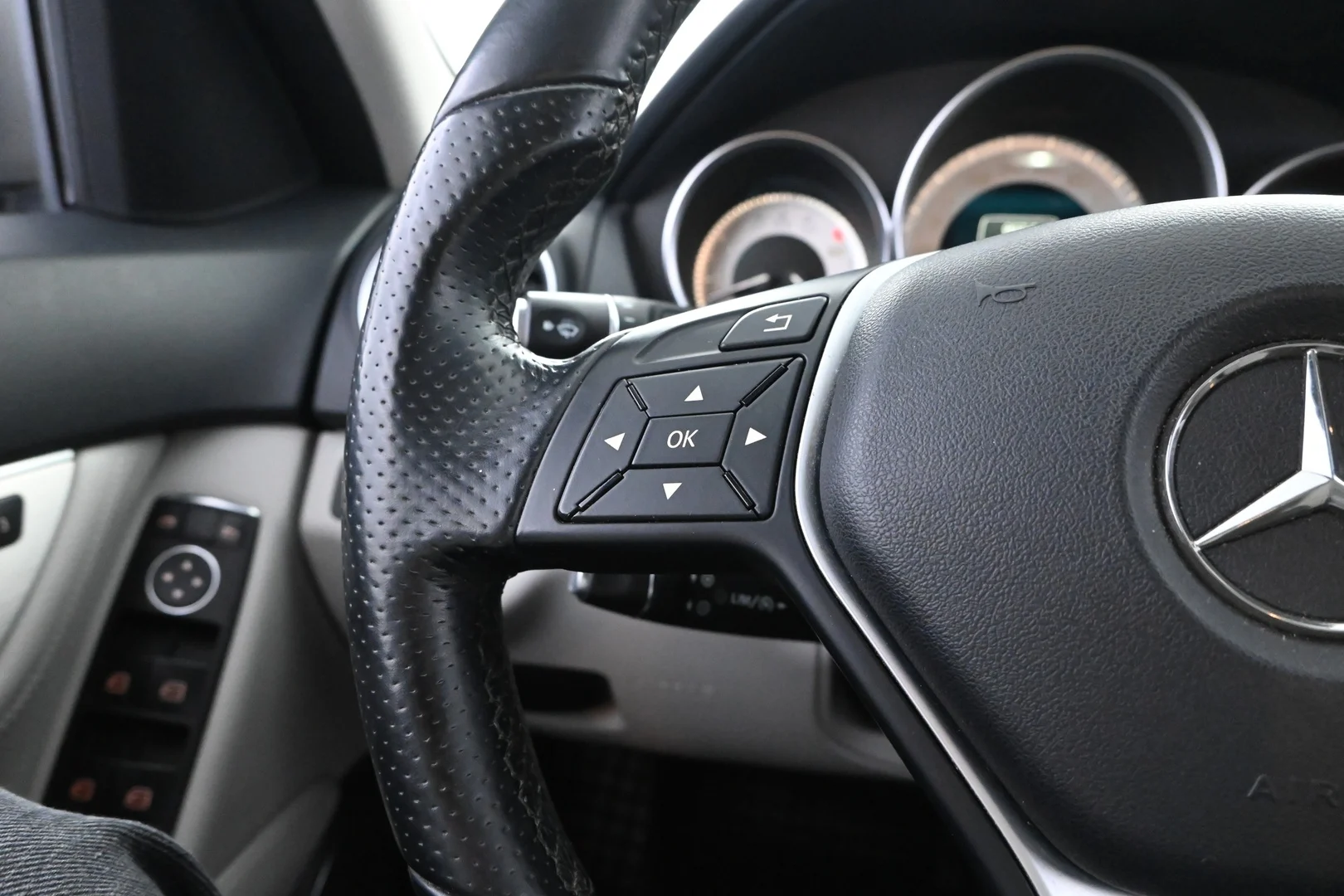 Car Image - 4L31t0mawZvm7aacTdazIp