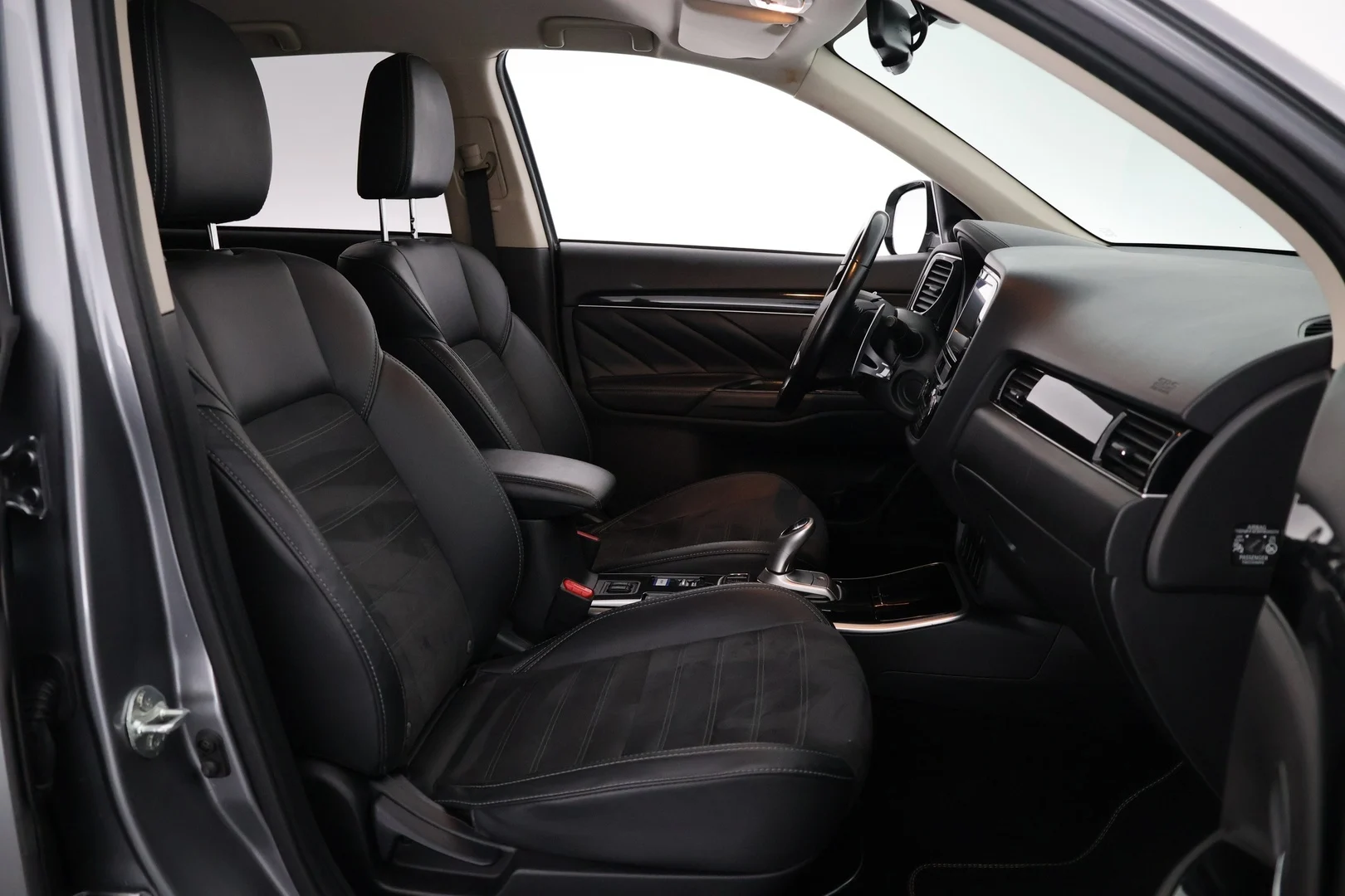 Car Image - 1IEOJLgWBRH12FKlw762pb