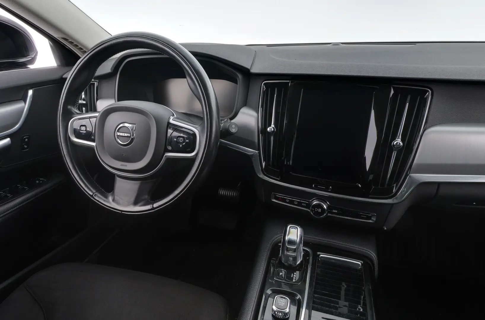 Car Image - 4YhpWxNRu17ubdRyrYm2LP