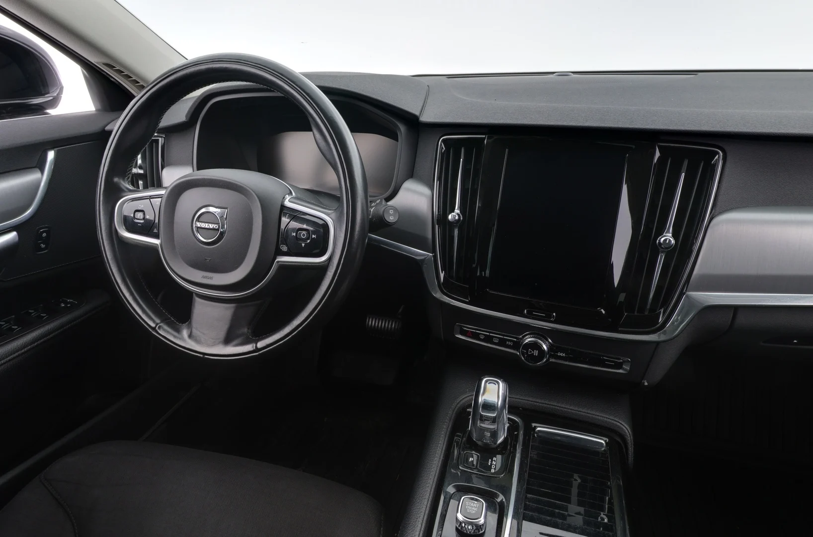 Car Image - 4YhpWxNRu17ubdRyrYm2LP