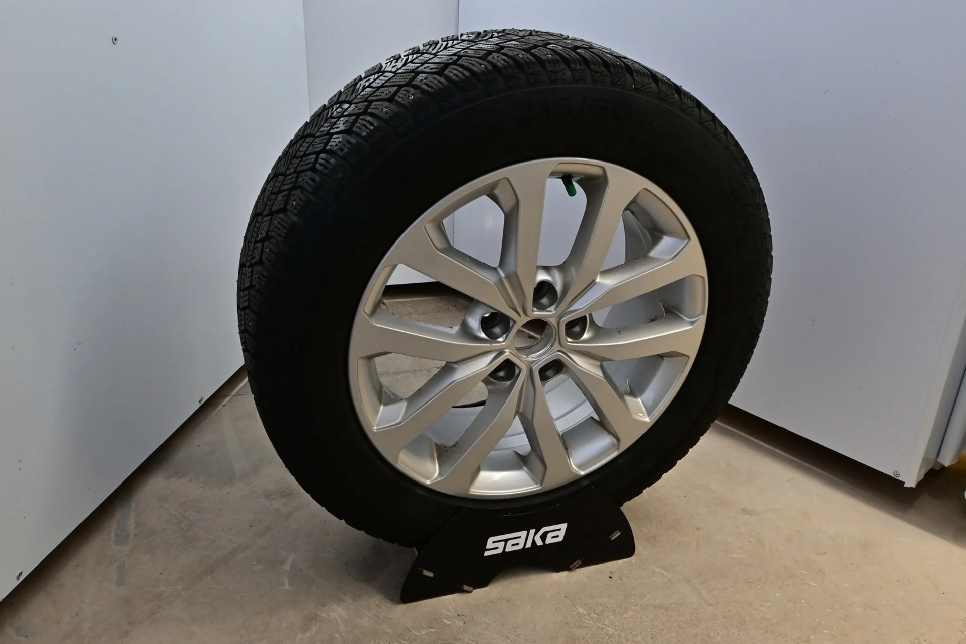 Car Image - 1mxbIhEhLIvlS0QzH6WgrU