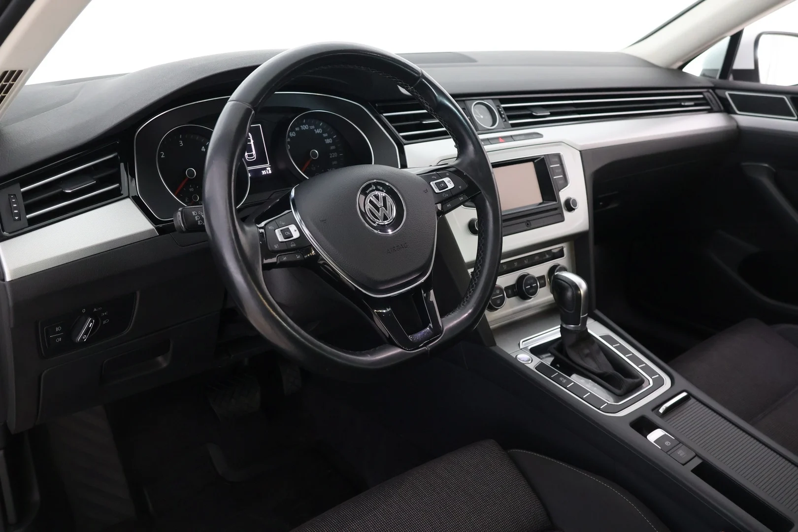 Car Image - 7lM0rLHKlGypv8TYPVosV0
