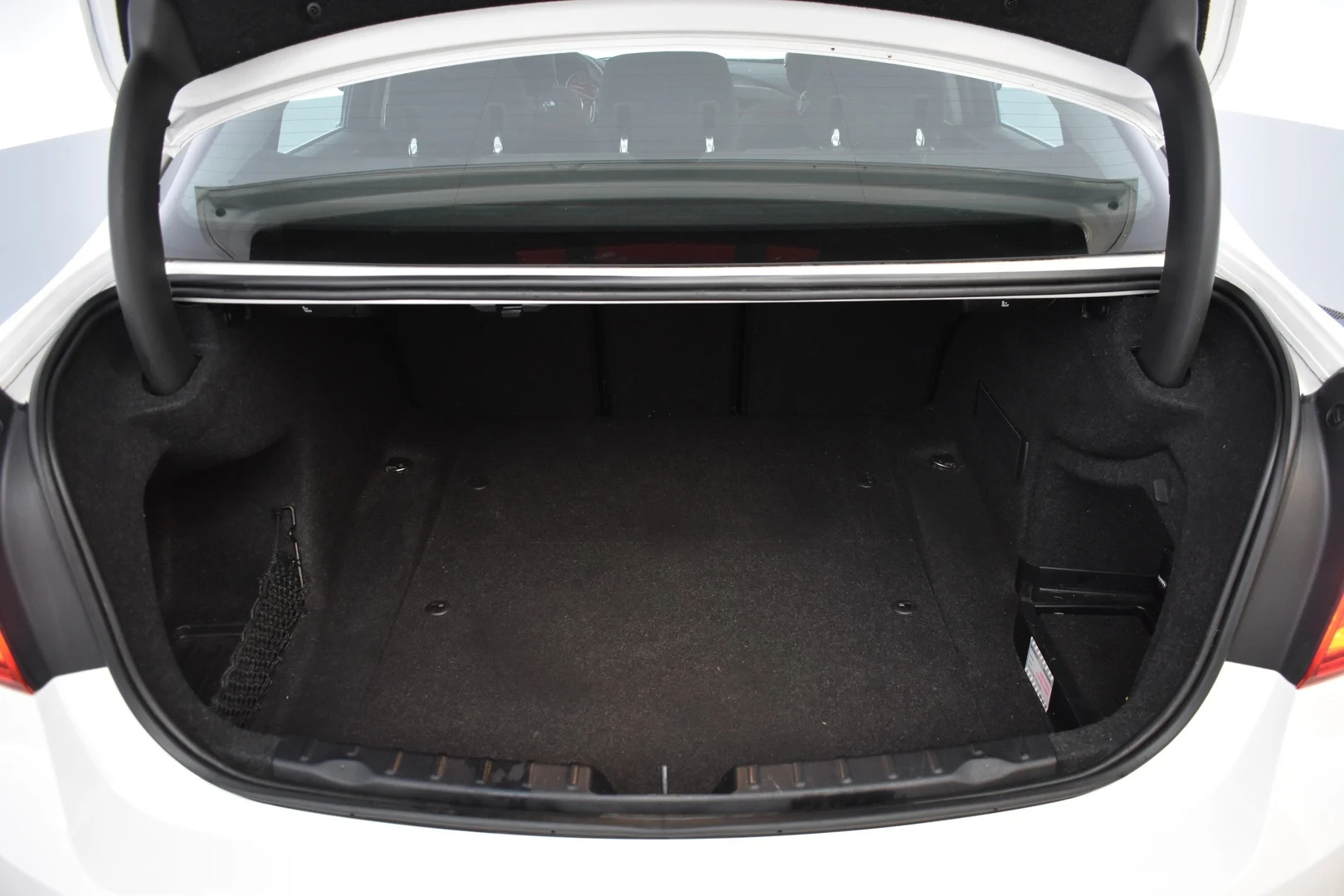 Car Image - 18Pw77XRT5QOLdeS0y6s7X