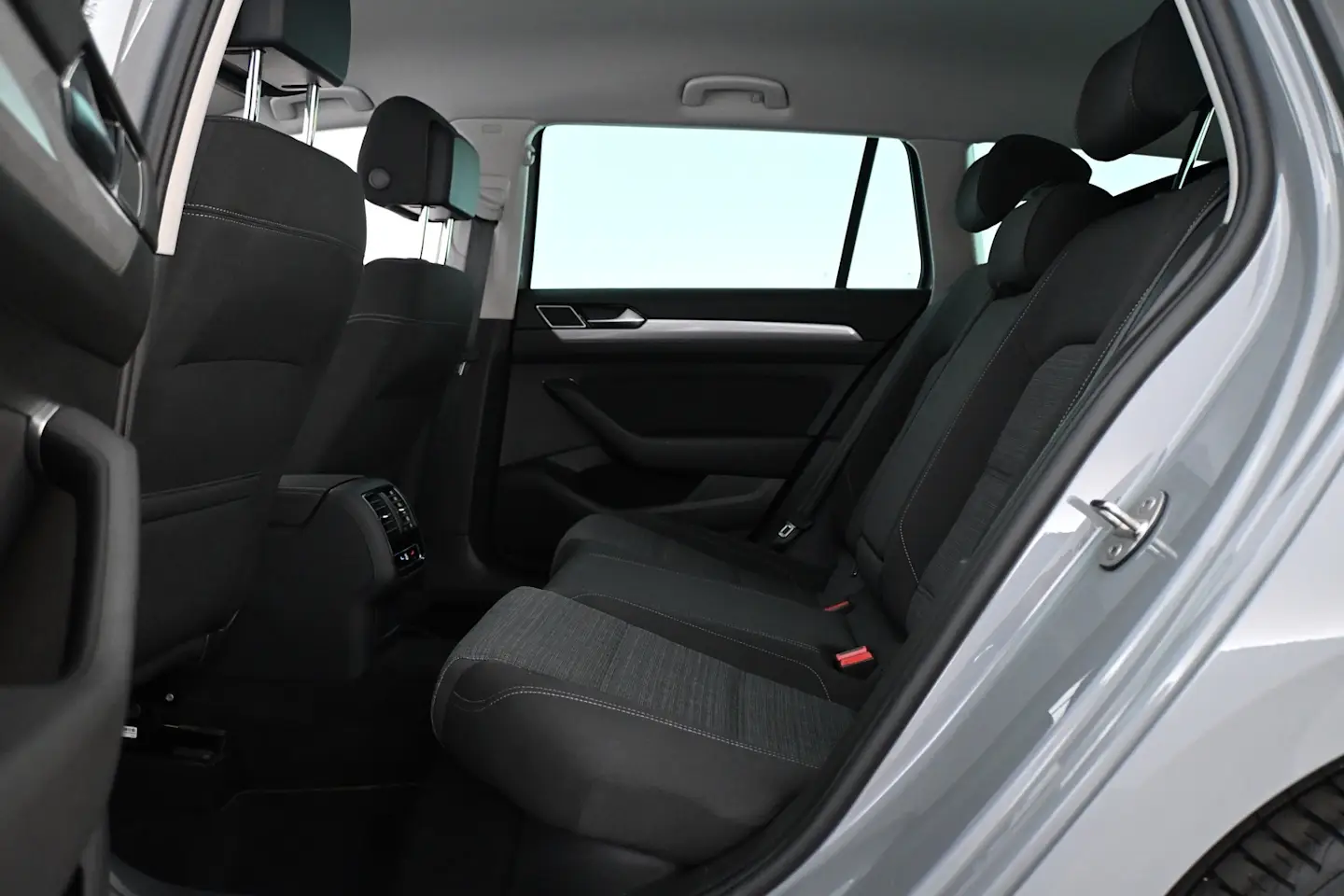 Car Image - 6u1r3AoxHiDXqxMUm8c8kT
