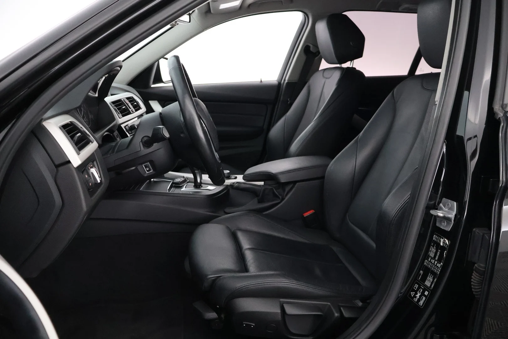 Car Image - 2vWFr6mbsPUiKOYjeDK0Zd