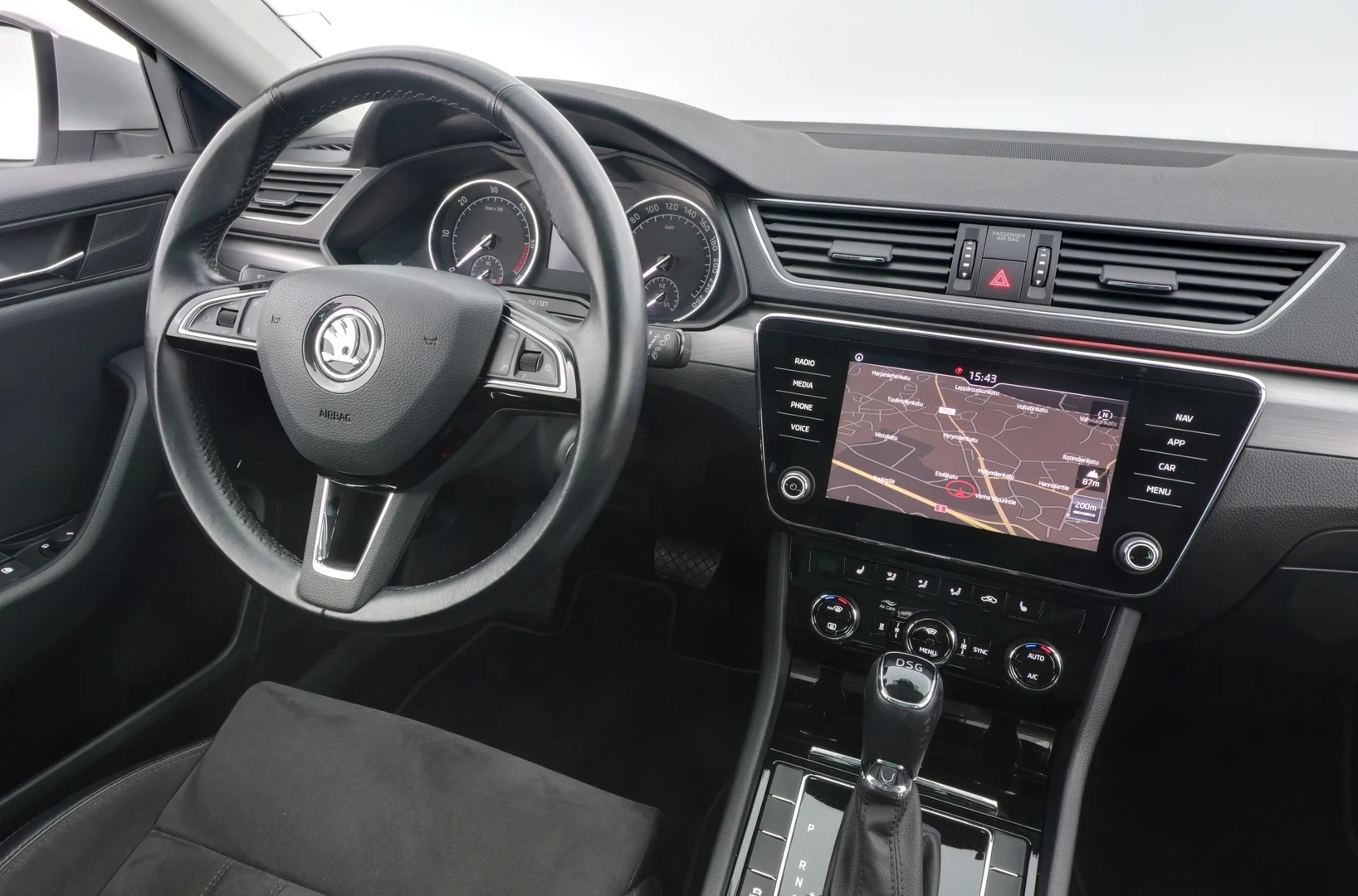 Car Image - 10NYLuMF3T2dVnSkDqeNfB
