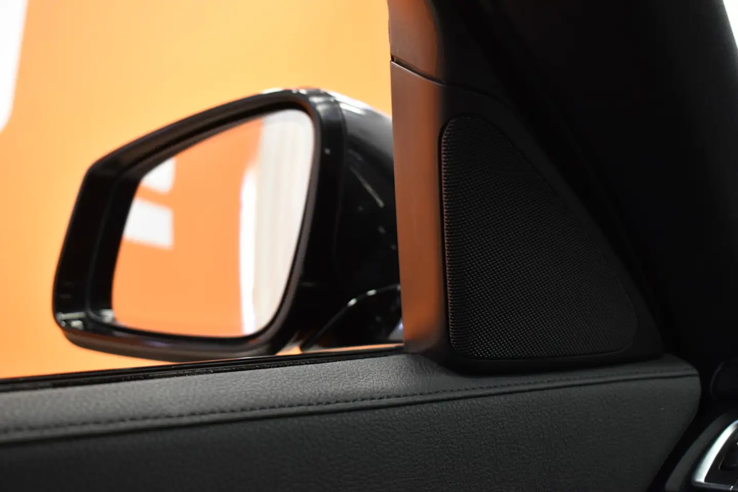 Car Image - fmU7IaI1vwipYcn9VYN94