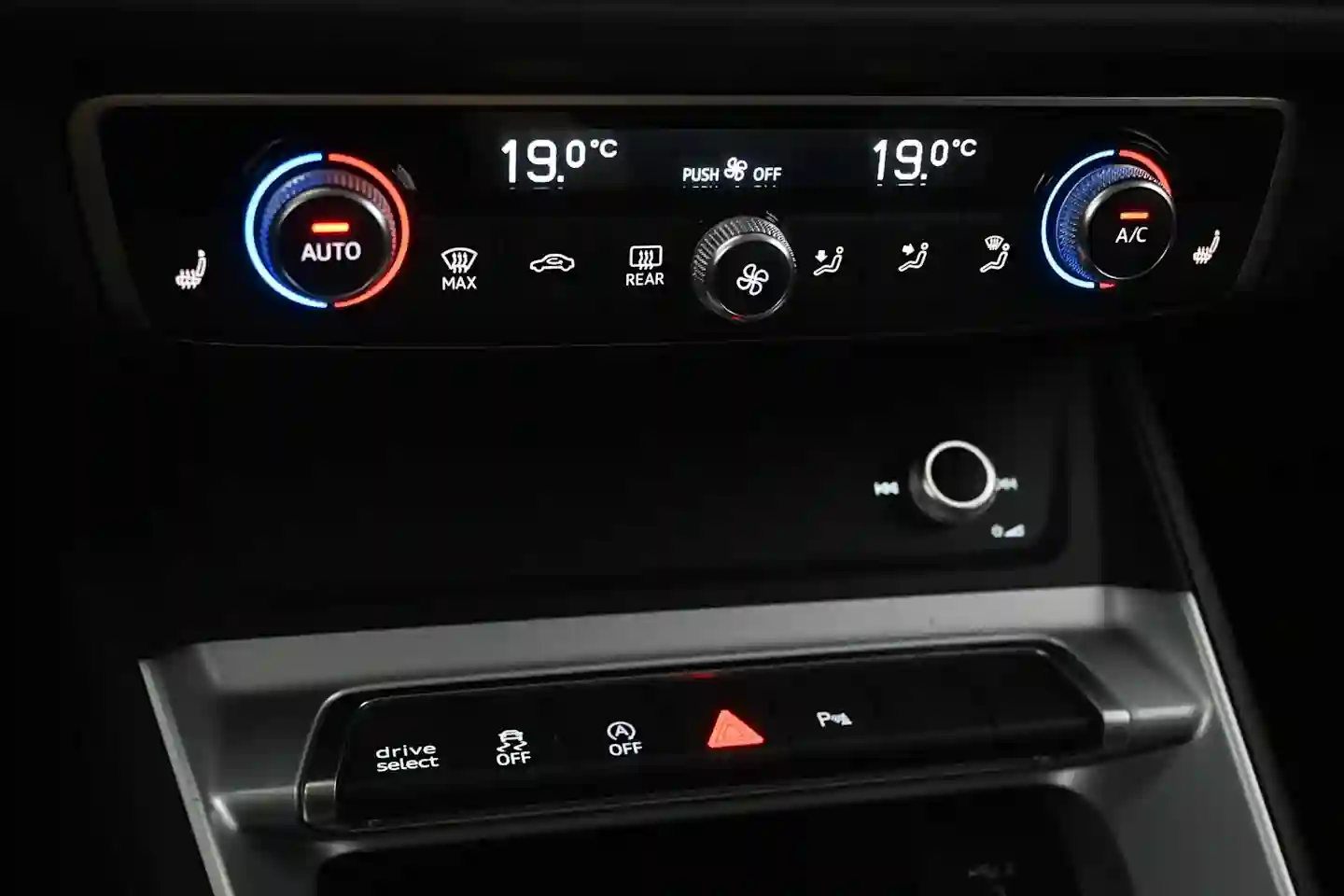 Car Image - NY9aKO604bFDlTcAHuh0f