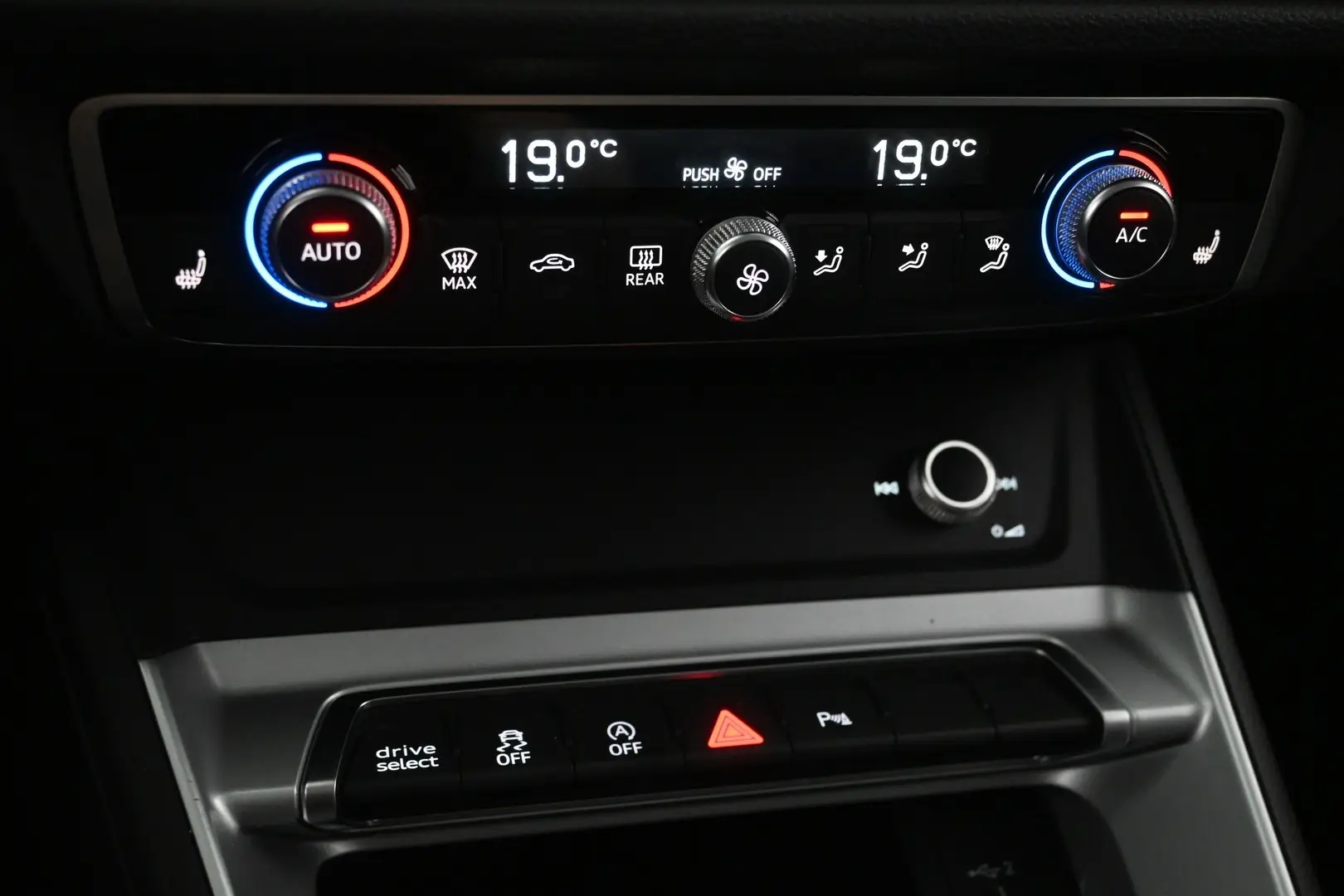 Car Image - NY9aKO604bFDlTcAHuh0f