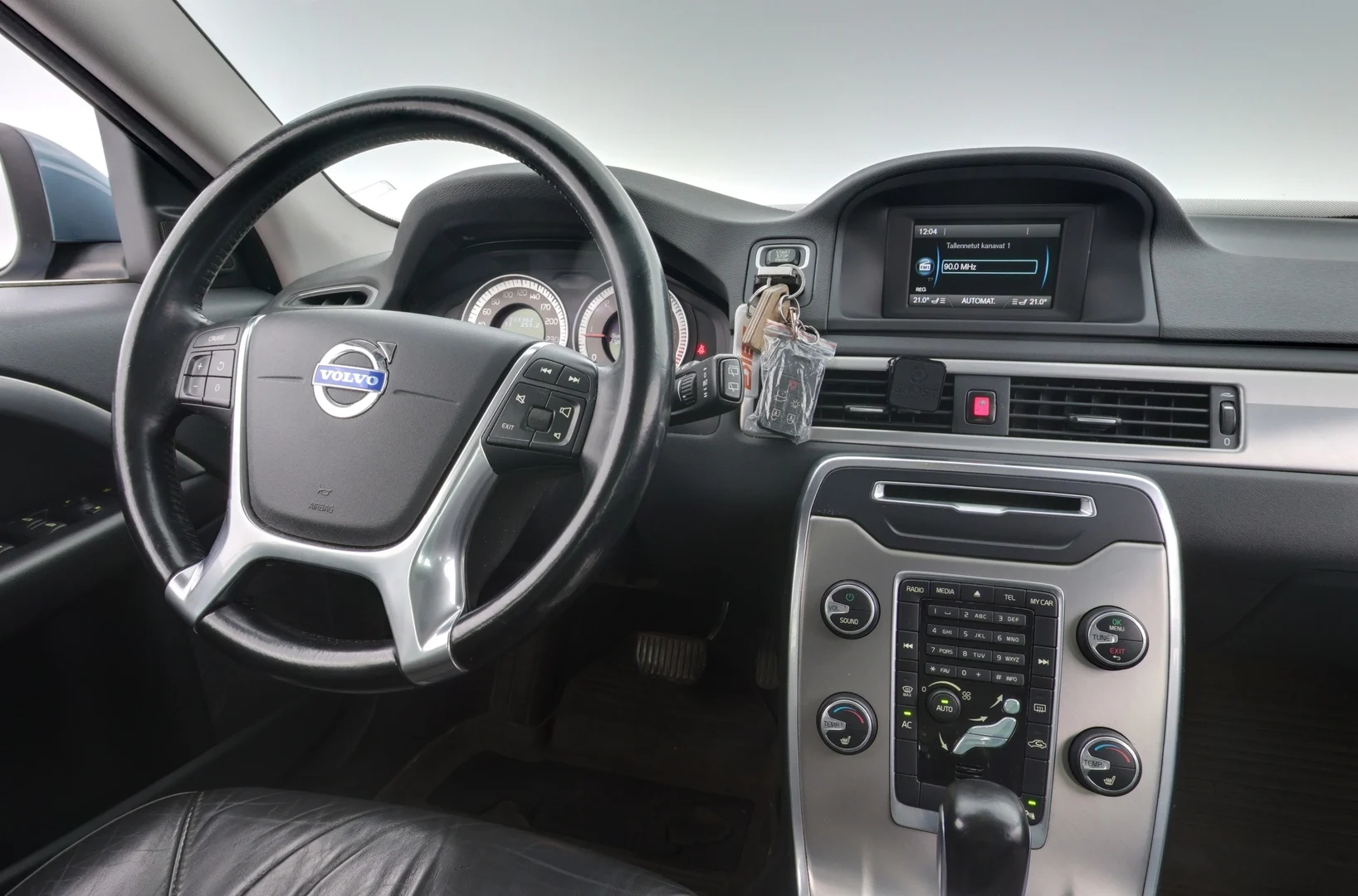 Car Image - 1m2yhTT5Y0sVZon2q8lhL1