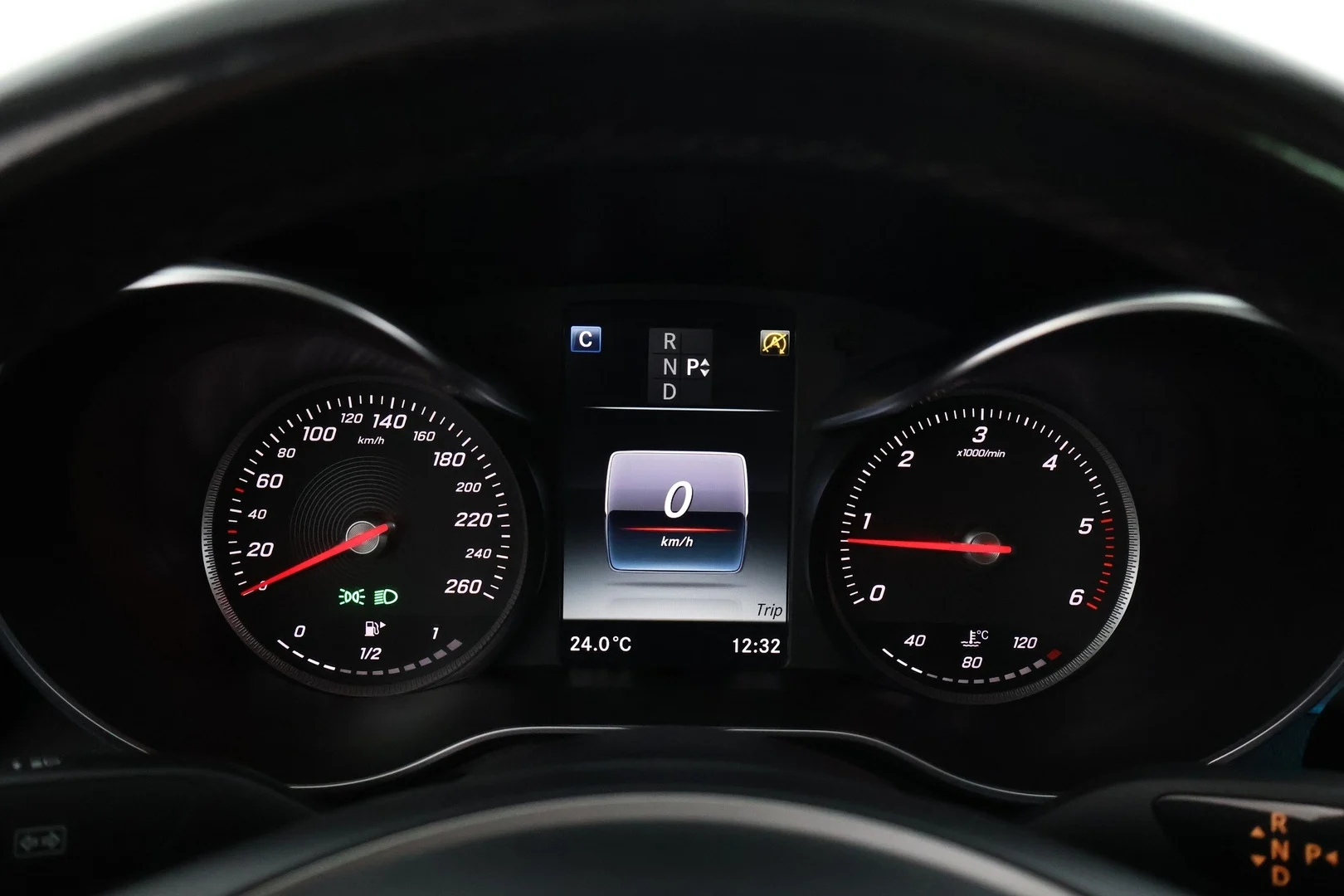 Car Image - 29nzVooUGKDbTblcuuT53w