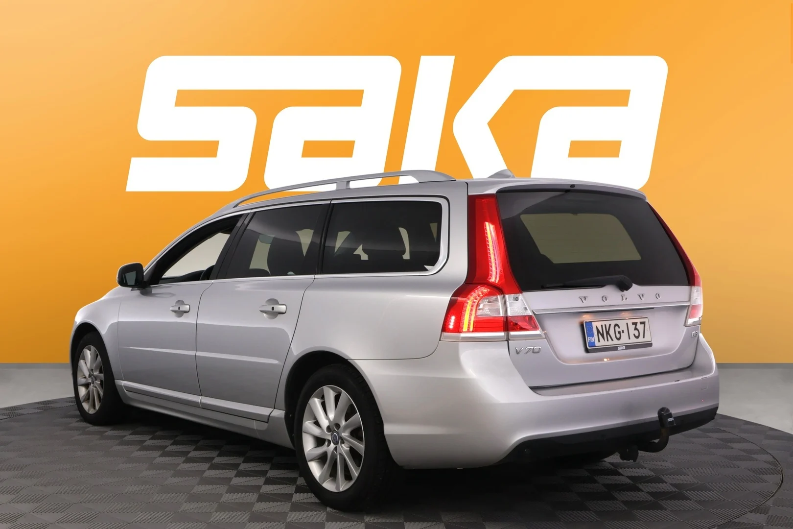 Car Image - LXFimpg26jtVZYLR9XgpQ
