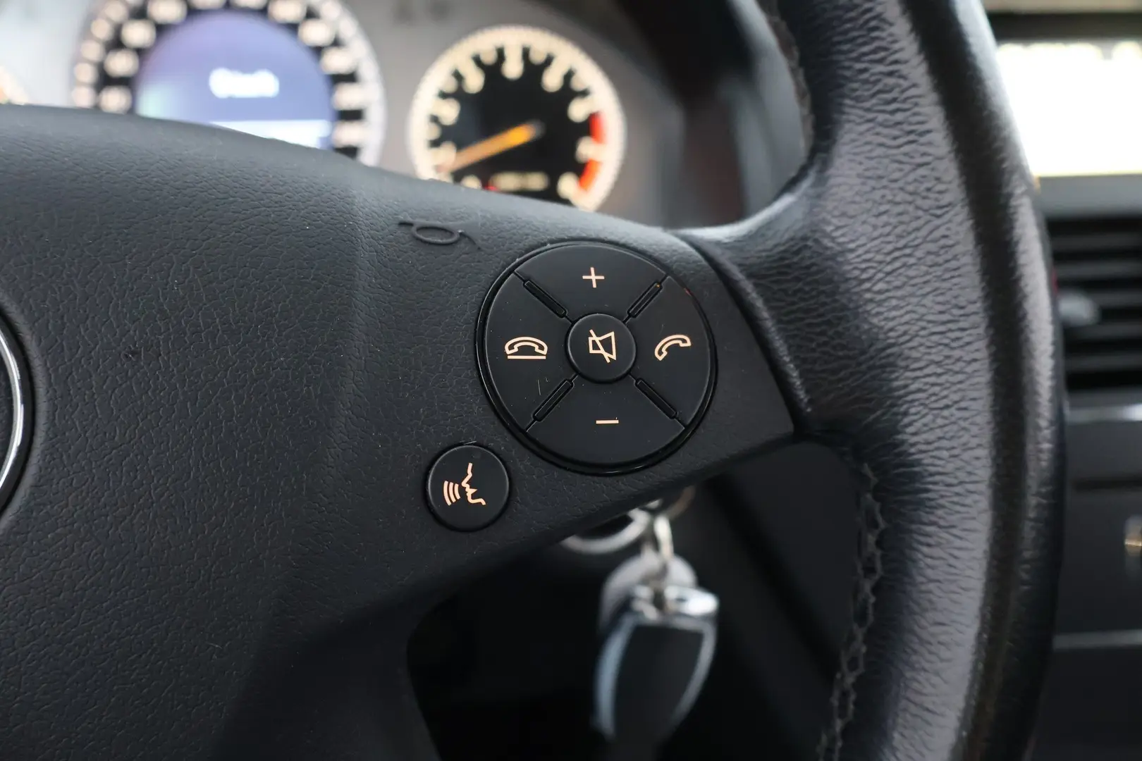 Car Image - 2NsojyfKSTP8H4wWNxiNEP