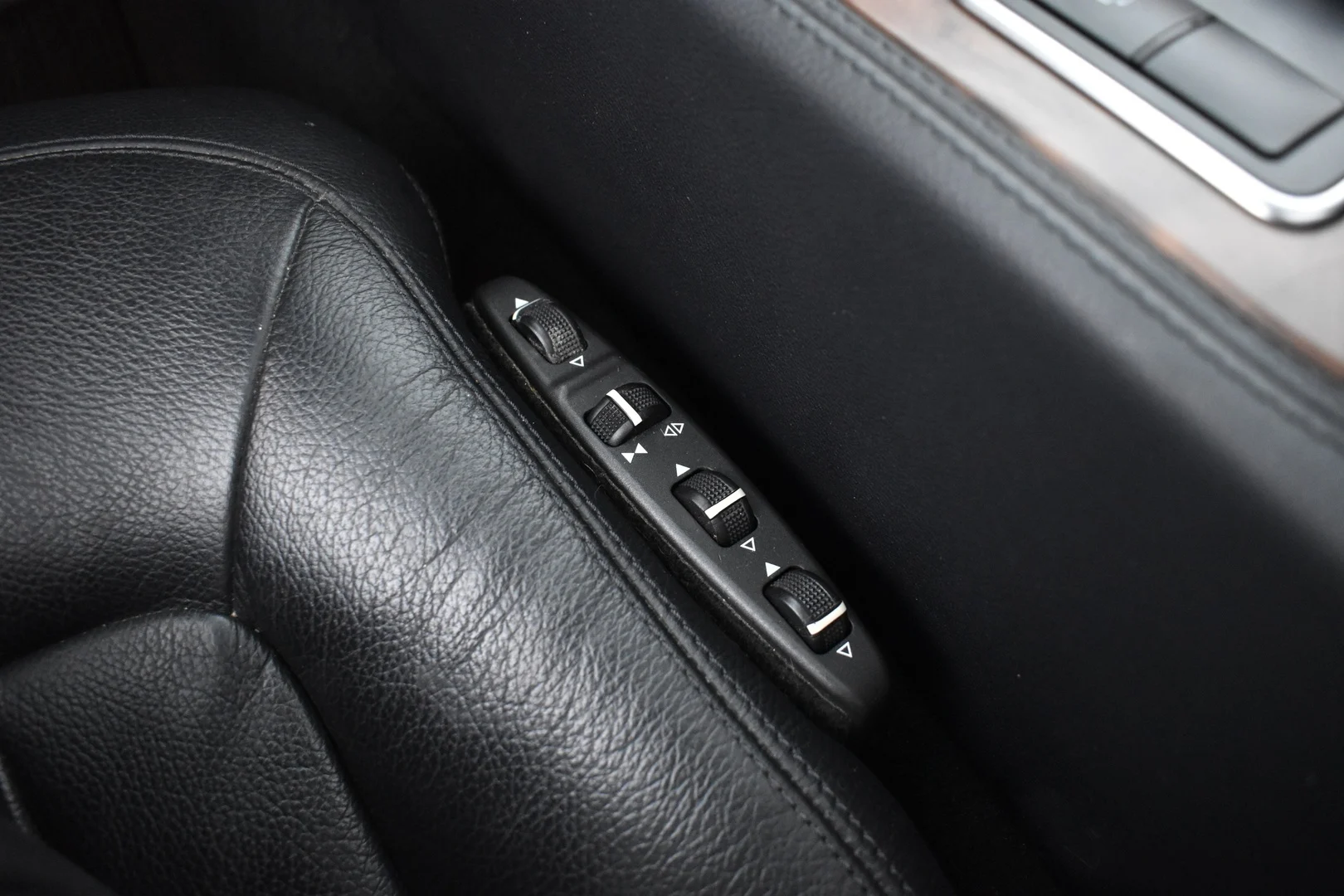 Car Image - 39i8bmfpGG72rltwjyVeV7