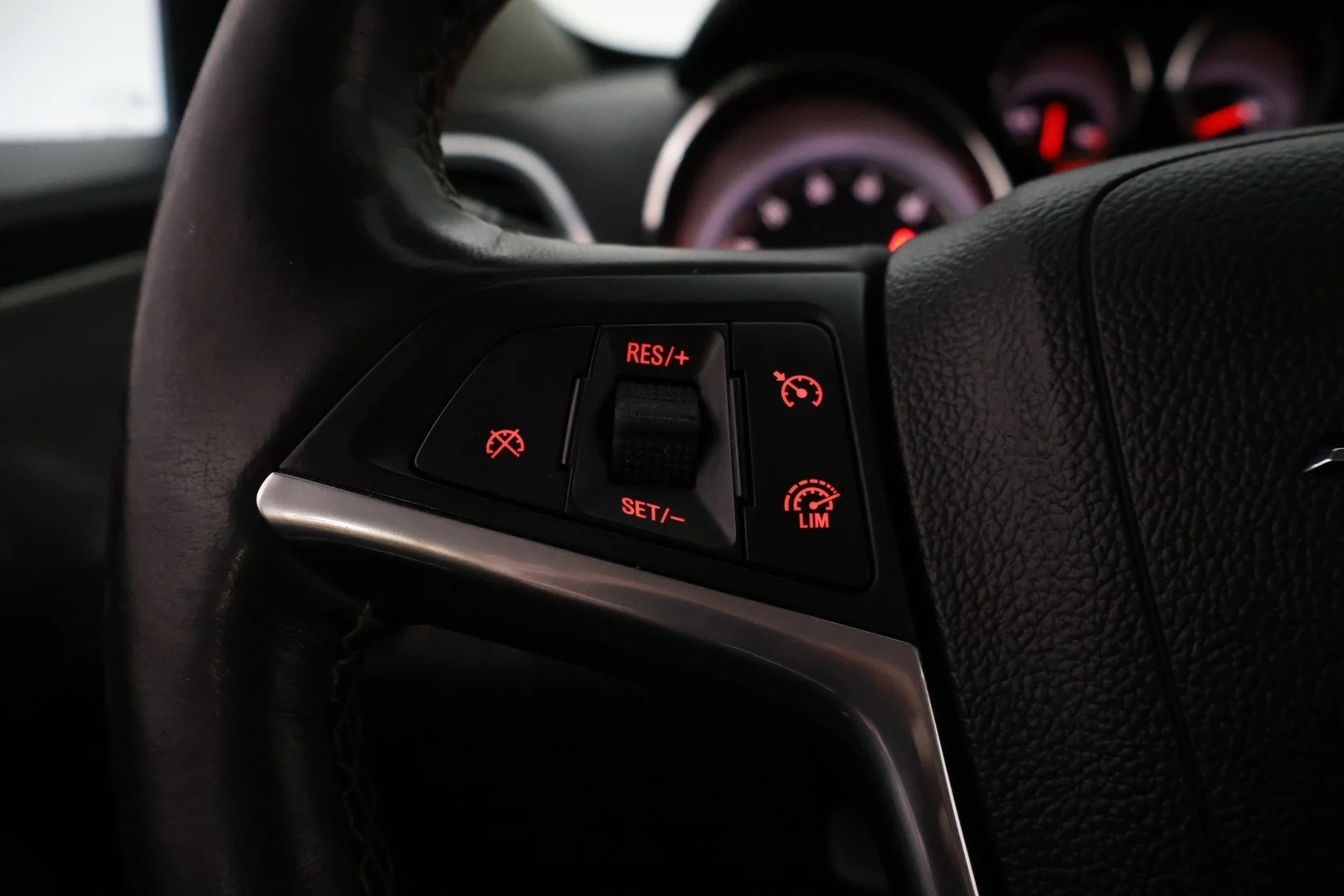 Car Image - 7z4MXQVU5fGw7WHg3NsXOK