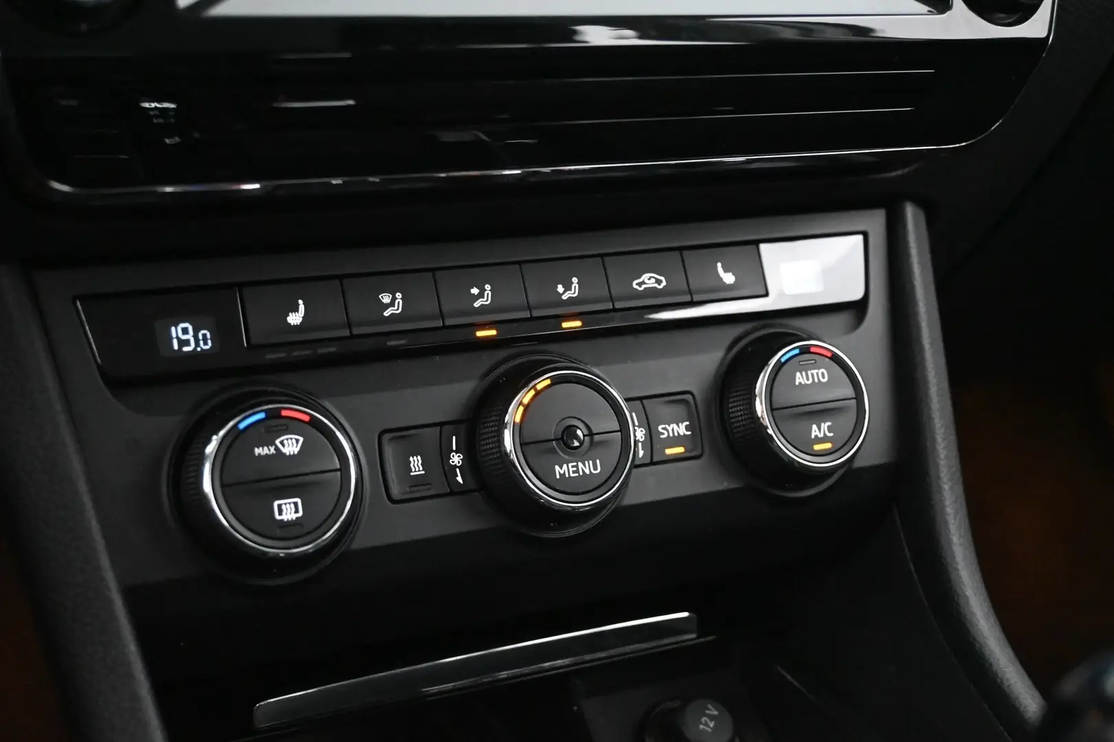 Car Image - 4MmlAYZ3hQvkSh8w4JYmfI