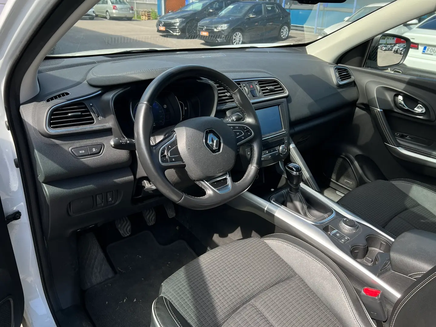 Car Image - 4XqsWYeUMPzzaAD6Cr1piC