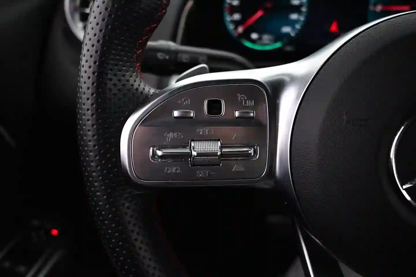 Car Image - mUAtiZxVe7UanAkErpDUX