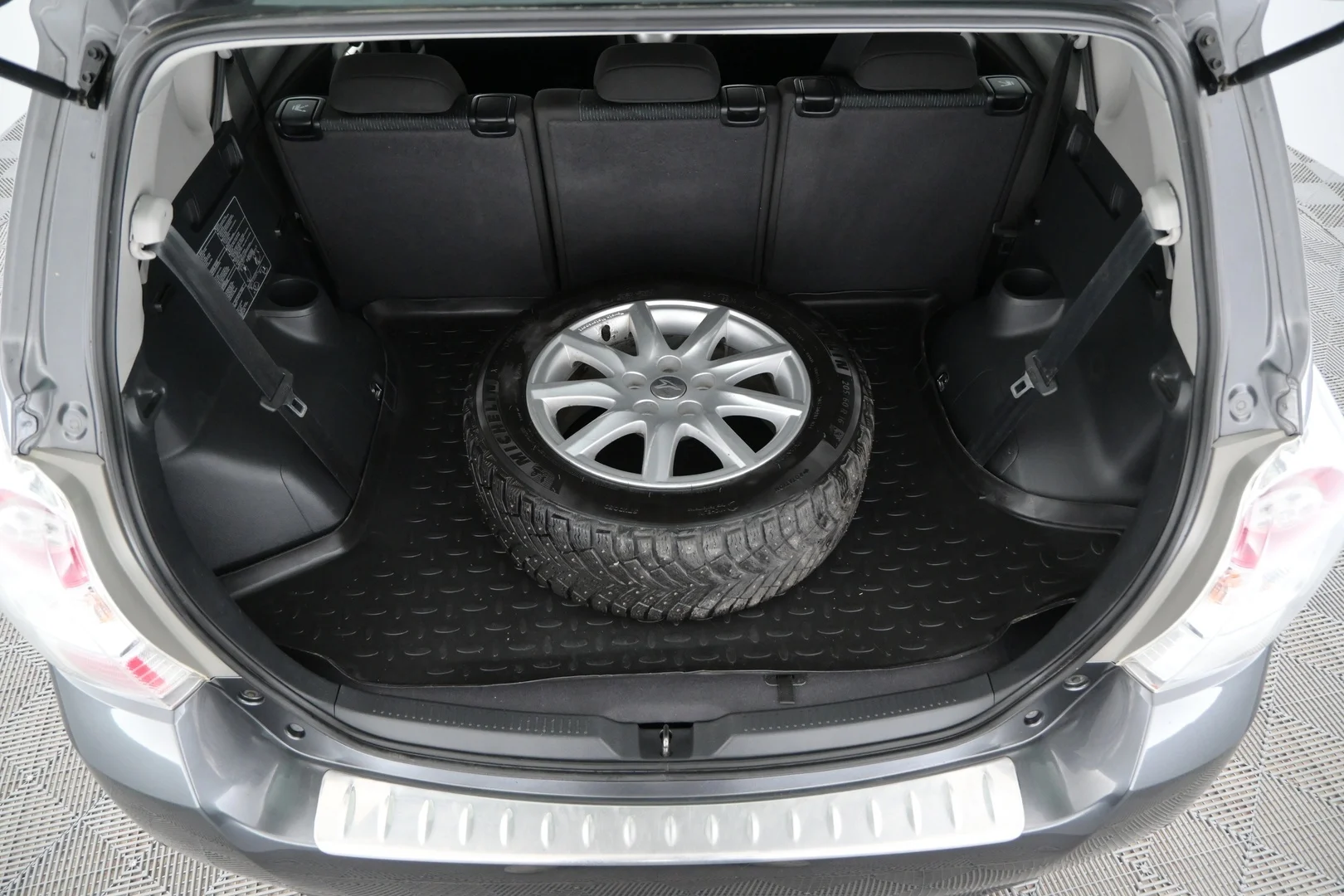 Car Image - 5H48ULj0ni4zwlrObdXPBU