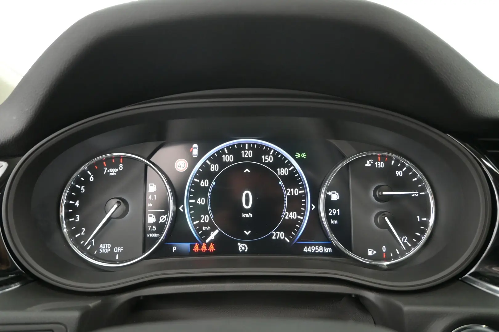 Car Image - 307thW2deAAYzTdgr2ENDo