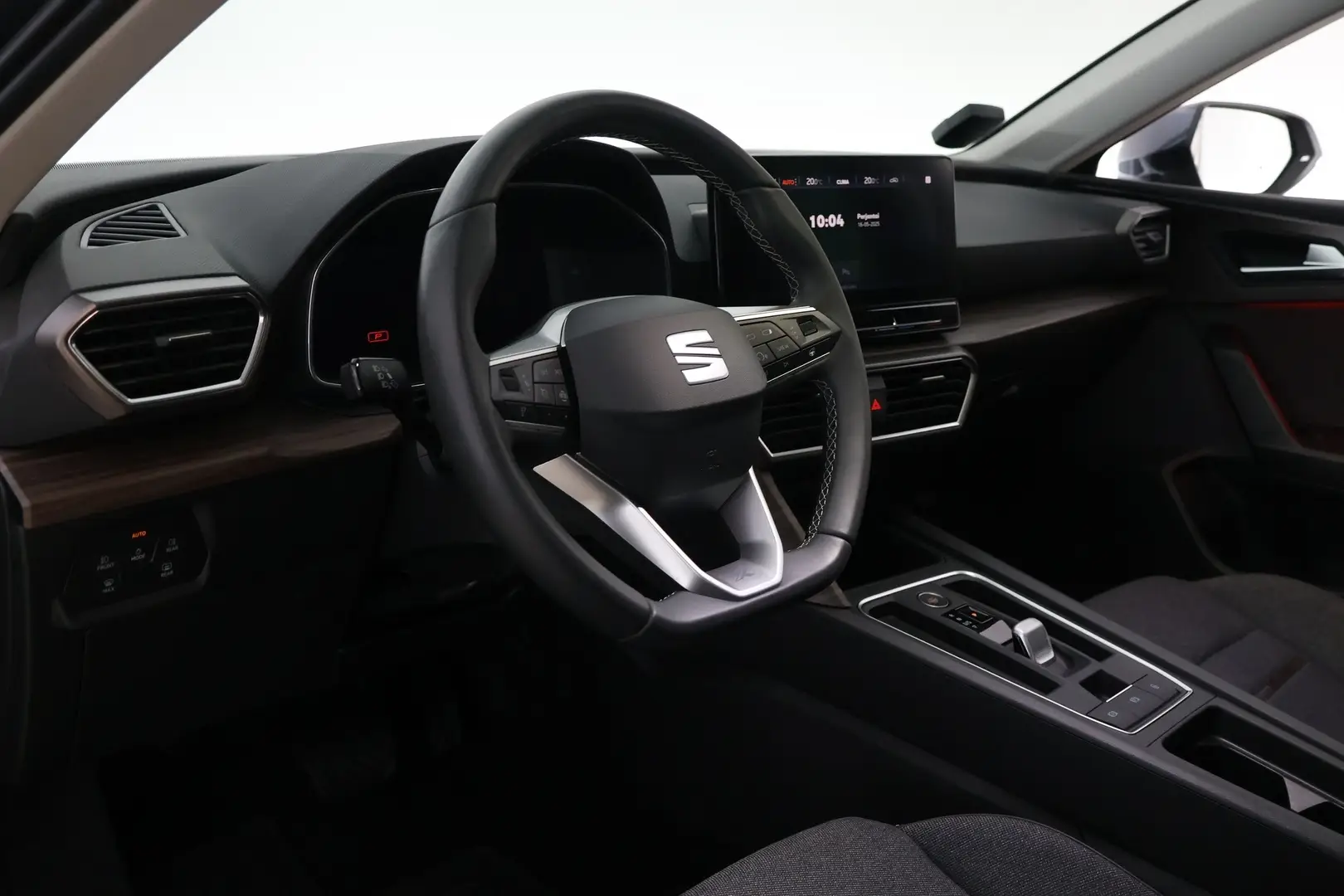 Car Image - IH8V3TXOStIvRNb2Syad6