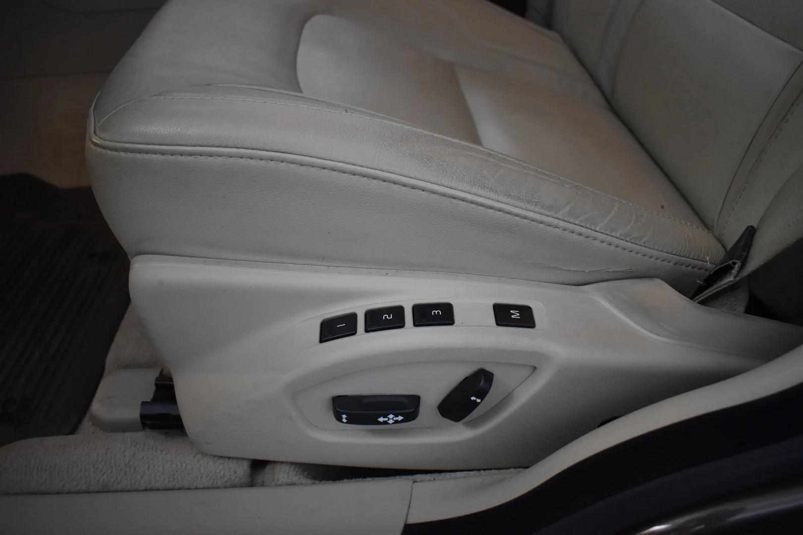 Car Image - 1OKxRQtFtiOLdXLsXKW8bl
