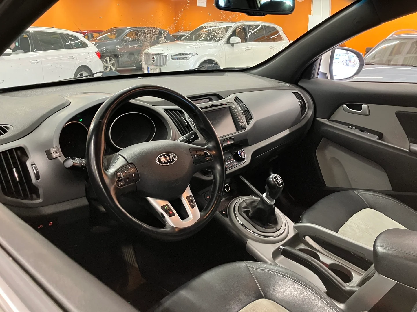 Car Image - 5LH7haFxsAr8fHmGWqVd72