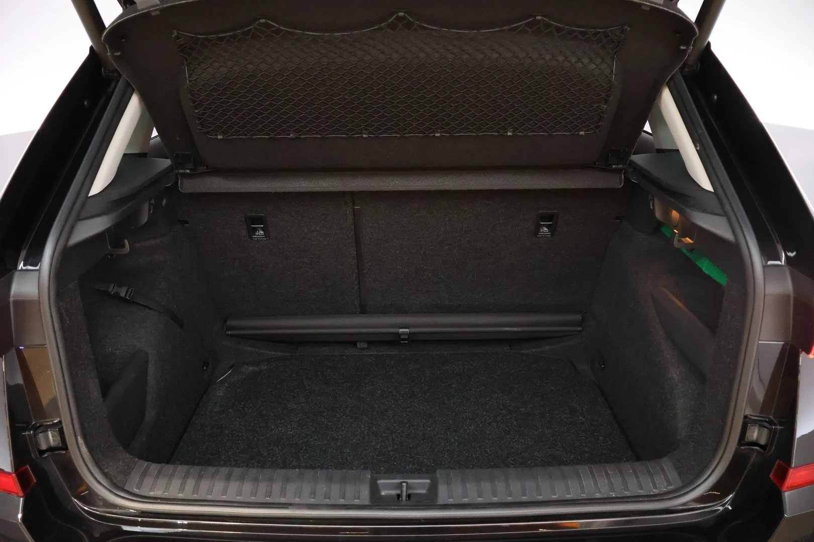Car Image - 6mttwVXhi4mBDUwSyQsp4L