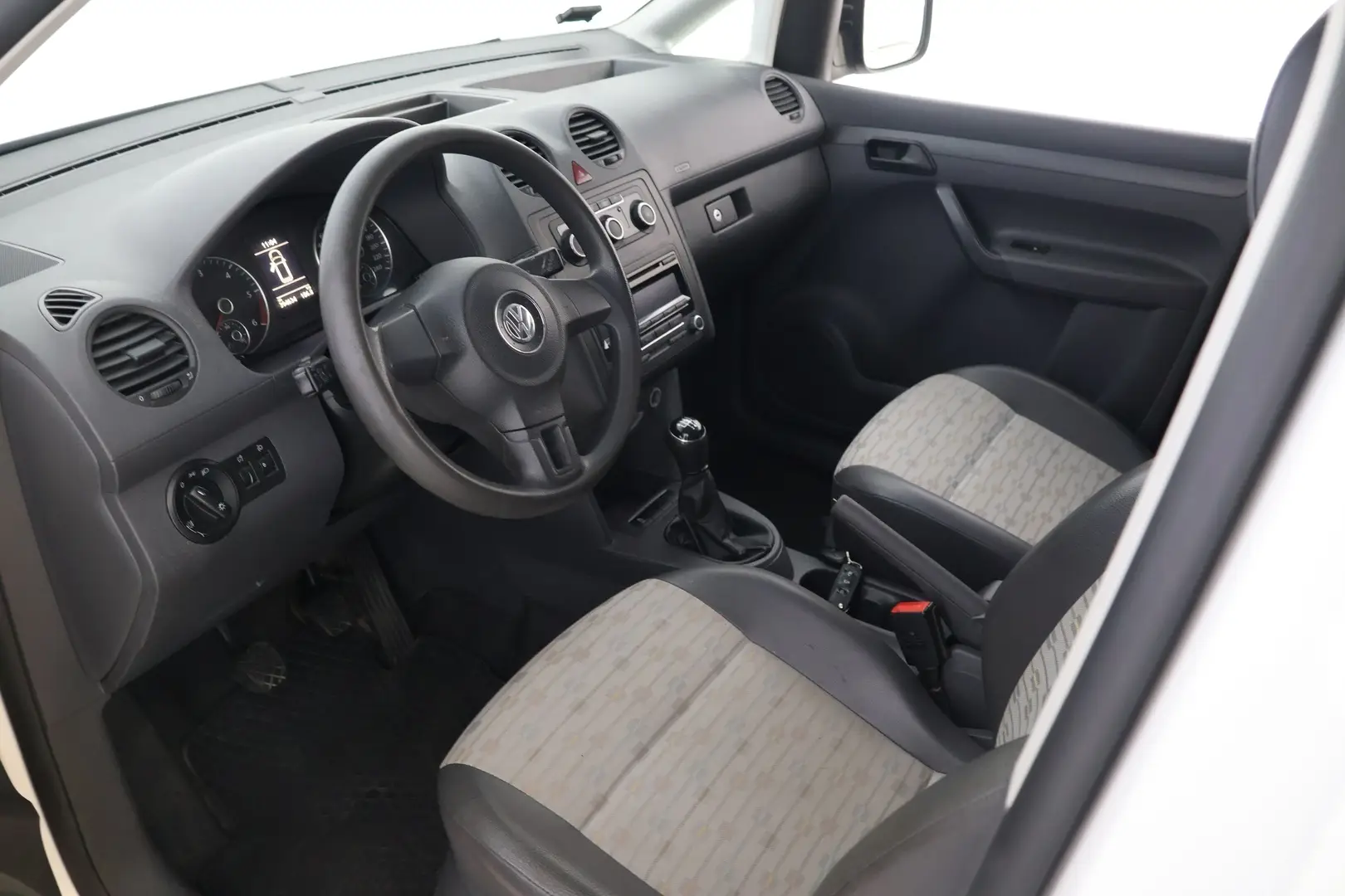 Car Image - 6HHNqcEFU0ZE8crOommRCv