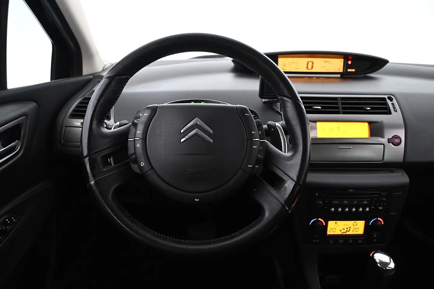 Car Image - T1Lk6lpTFl4LYX5A4MuZR