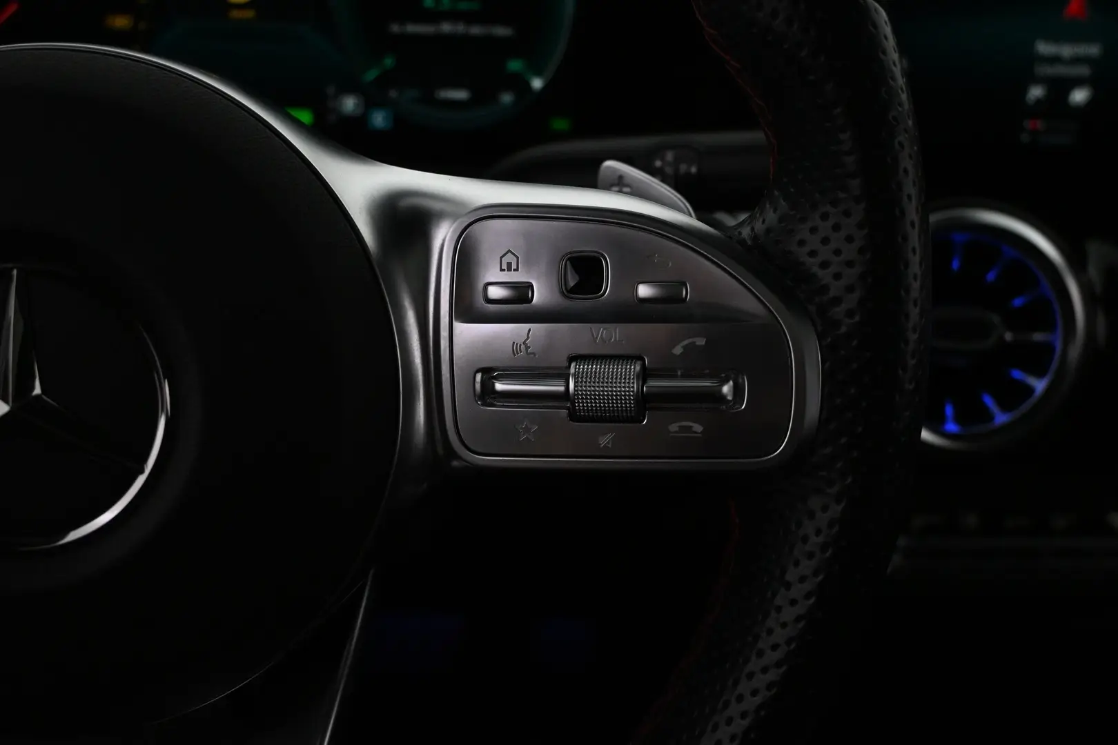 Car Image - UsILVOvaHHX3ahRXsKtTZ