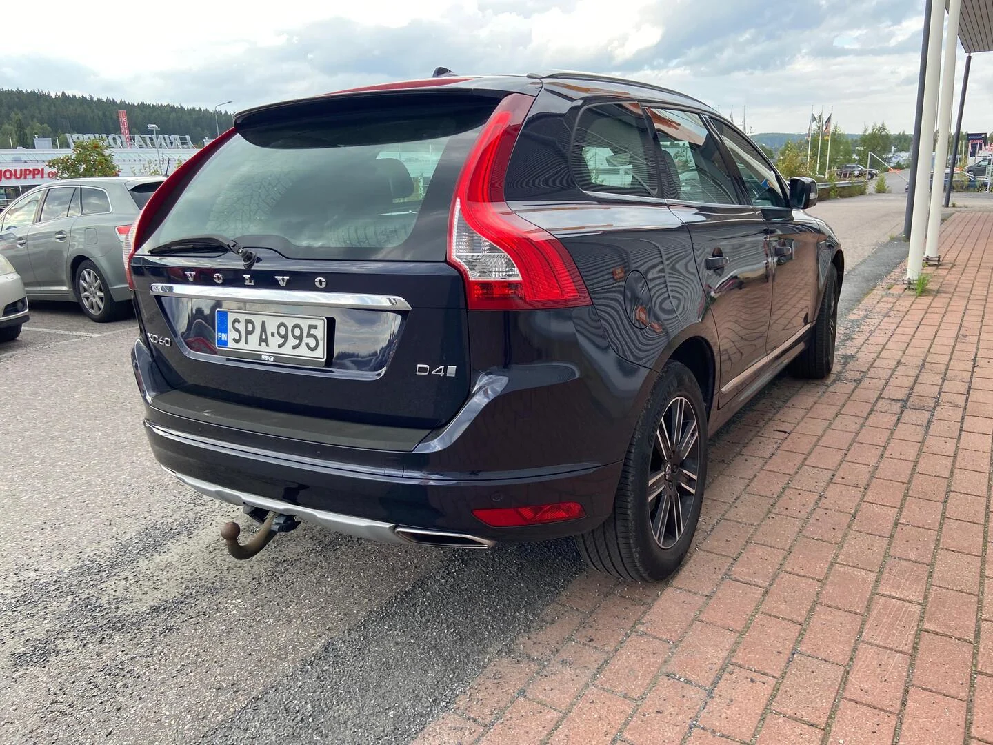 Car Image - 4bYq9UoQ8lRd1jHMyWqcpL